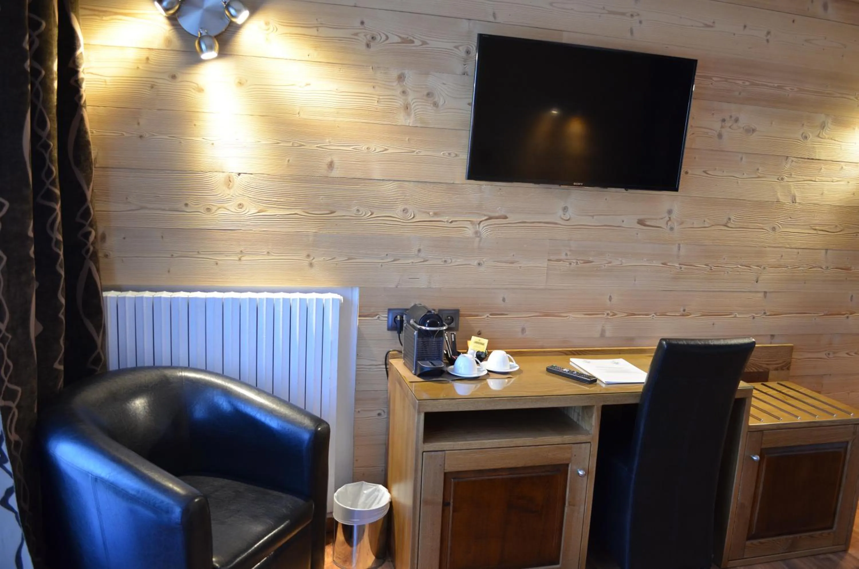 Photo of the whole room in Hôtel Edelweiss