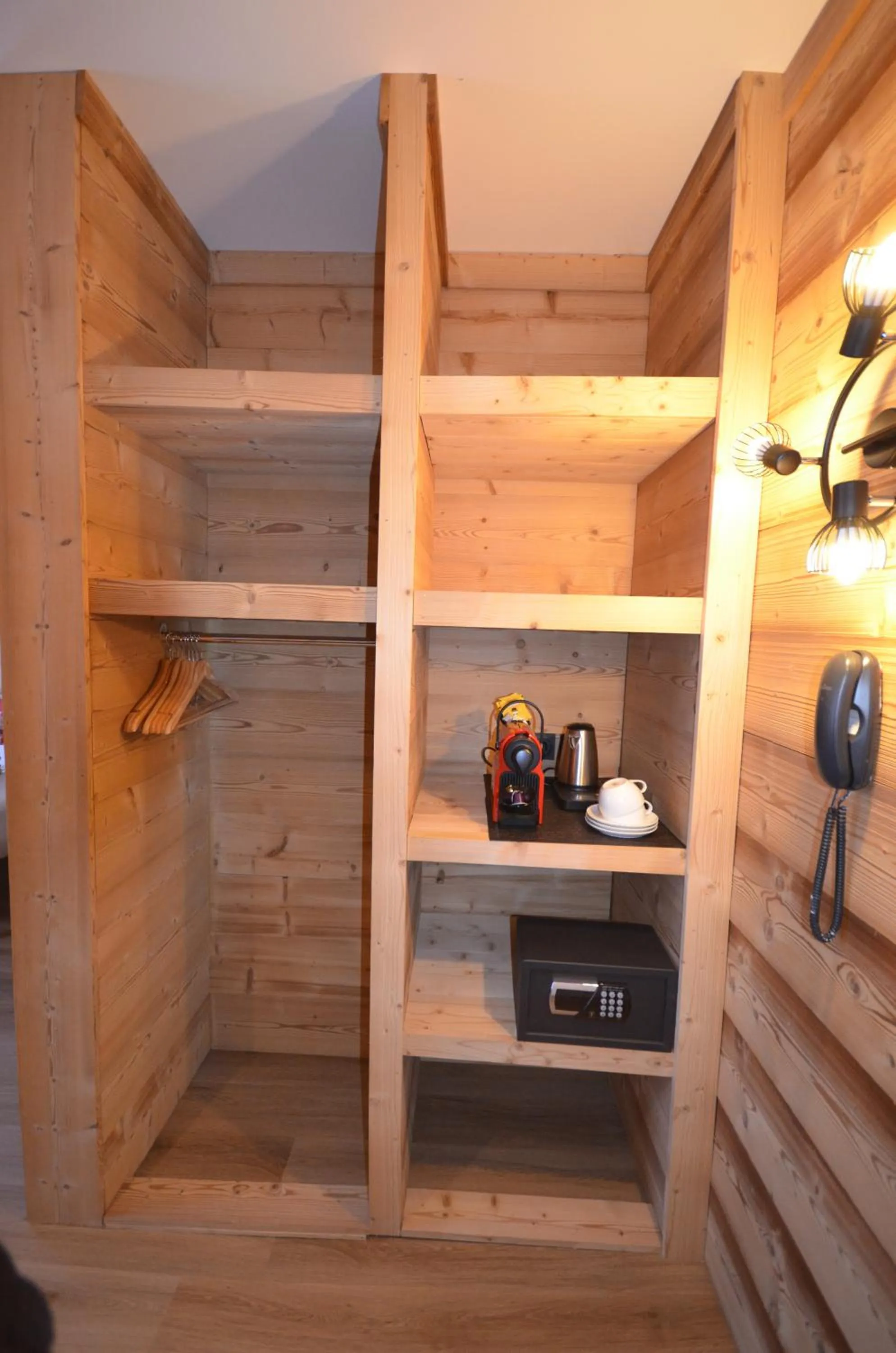 Photo of the whole room in Hôtel Edelweiss