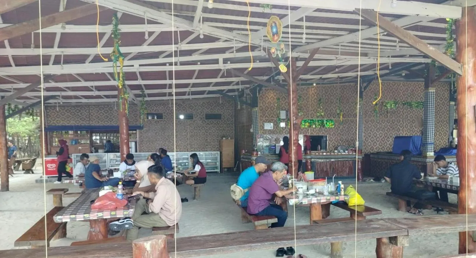 Madu Tiga Beach and Resort