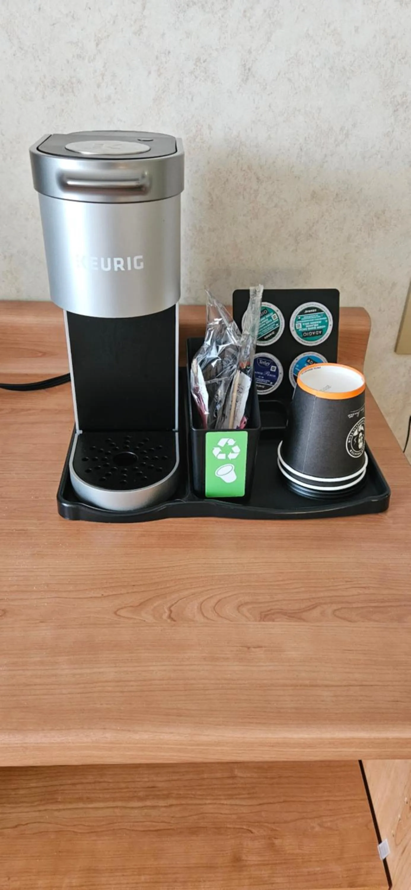 Coffee/tea facilities in Claymore Inn and Suites