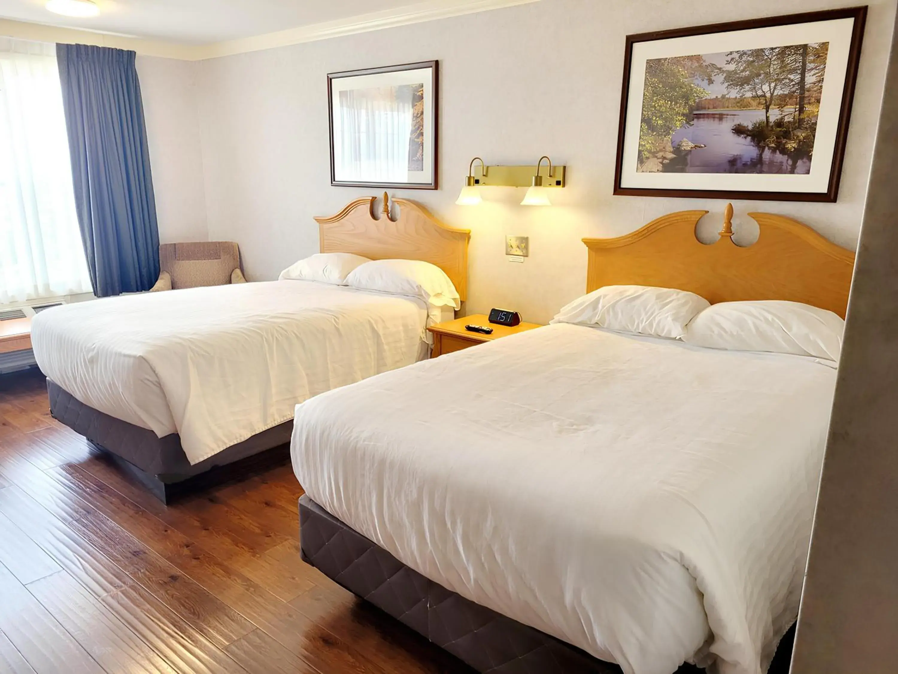 Double Room with Two Double Beds - single occupancy in Claymore Inn and Suites Double Room with Two Double Beds - single occupancy in Claymore Inn and Suites