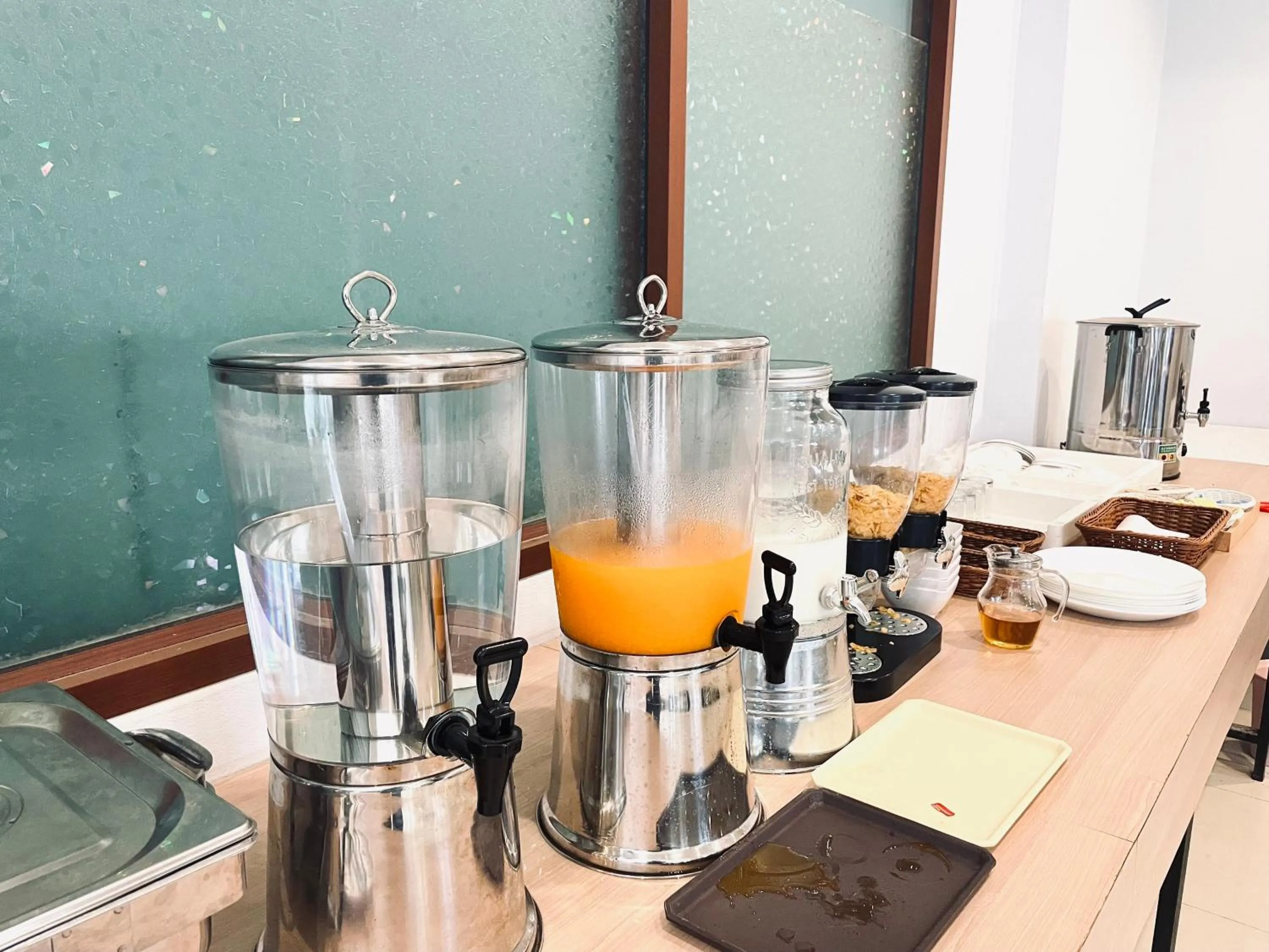 Restaurant/places to eat in Lanta Ray Bay Hotel