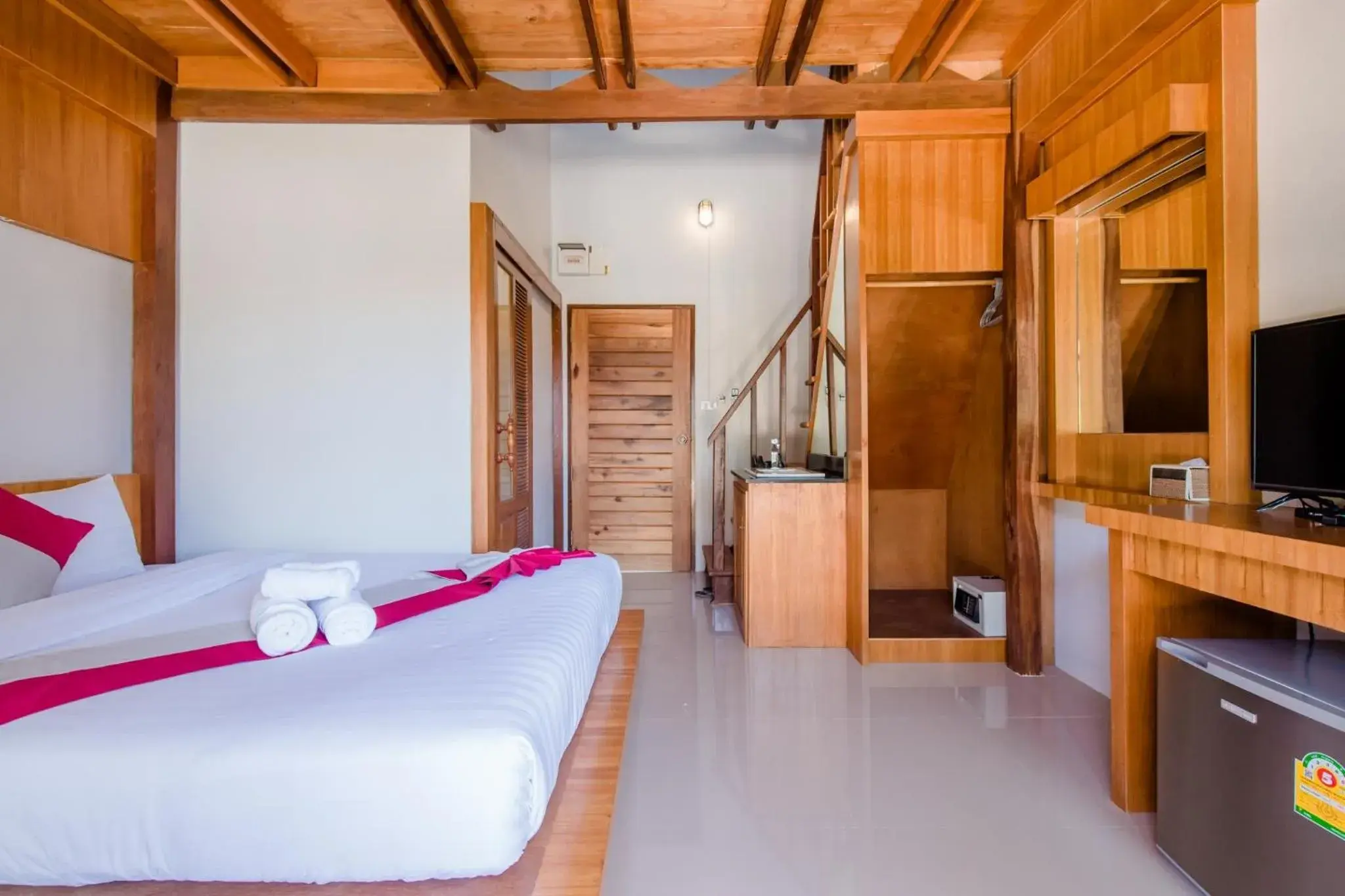 Large Twin Room in Lanta Ray Bay Hotel Large Twin Room in Lanta Ray Bay Hotel