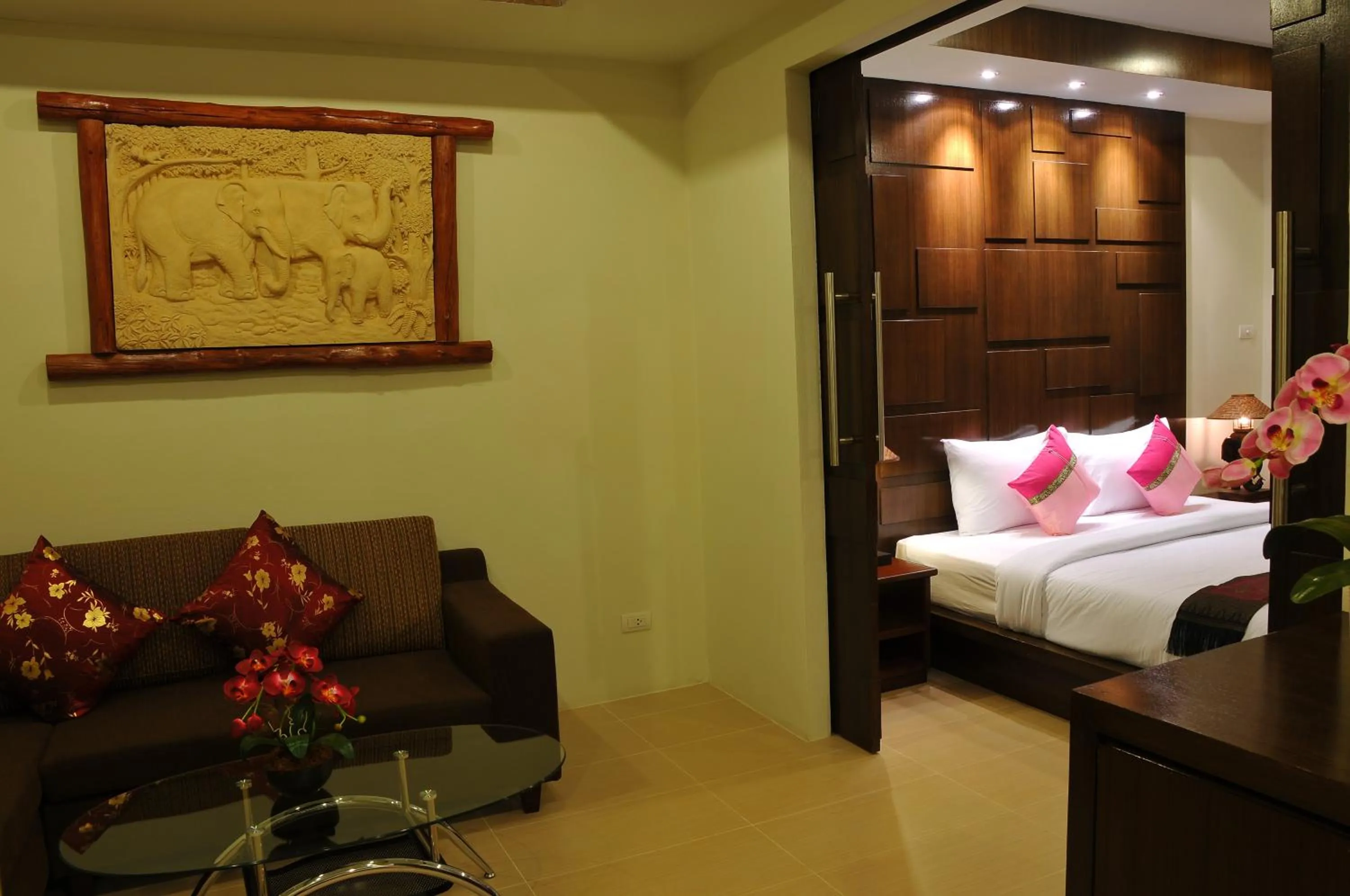 Bed in Boonjumnong Modern Apartment