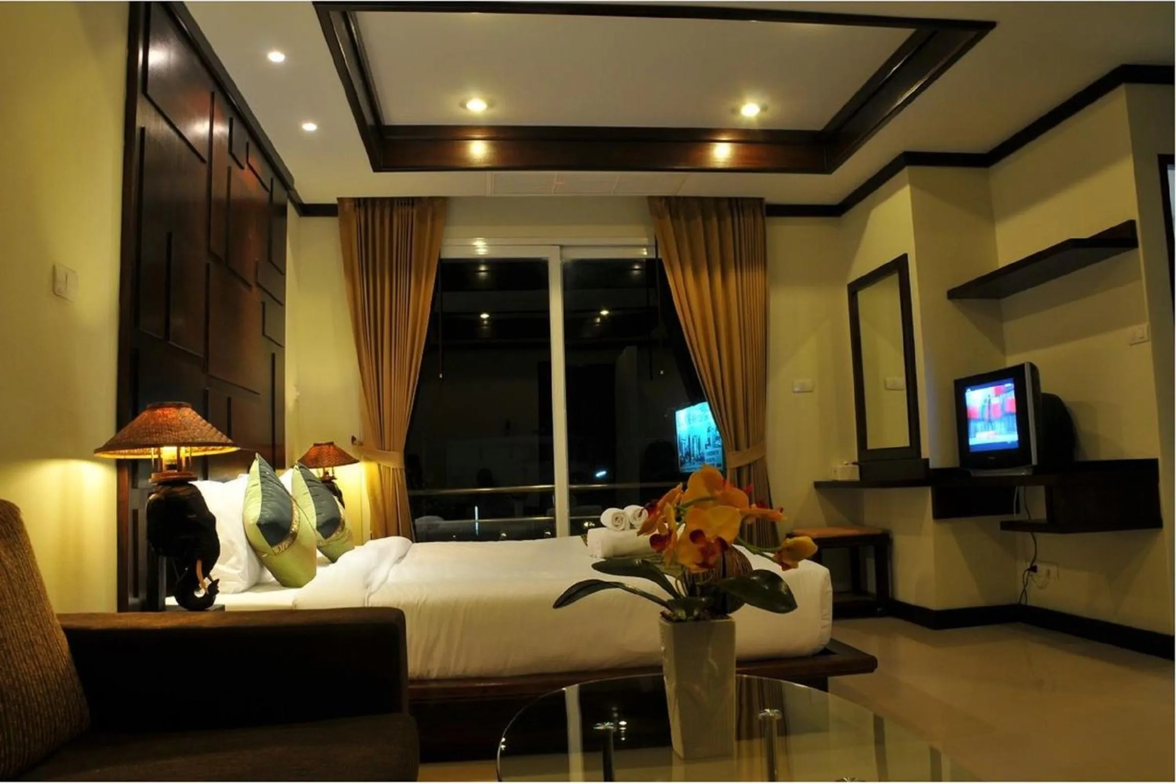 Bathroom, Bed in Boonjumnong Modern Apartment