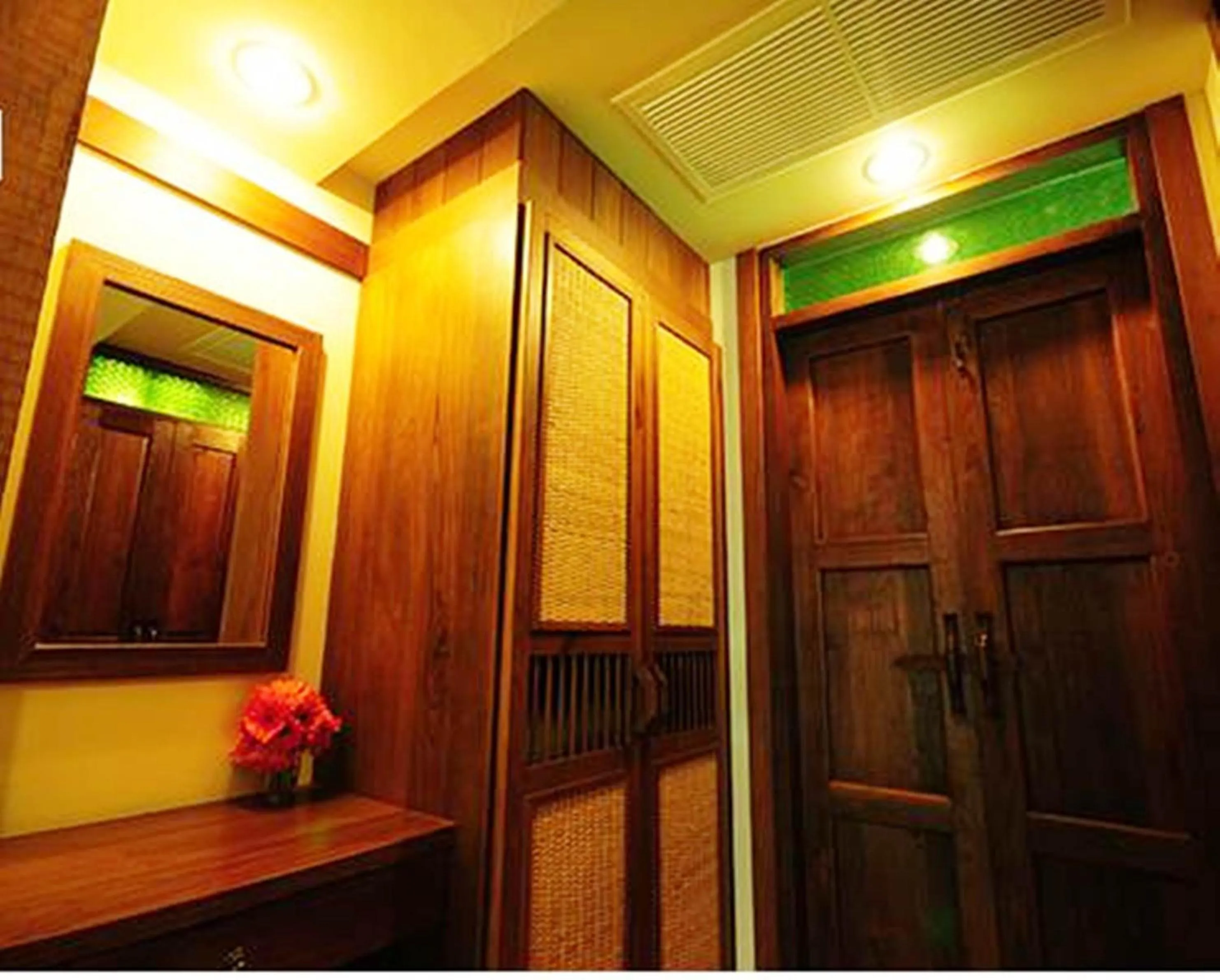 Decorative detail in Villa Korbhun Khinbua