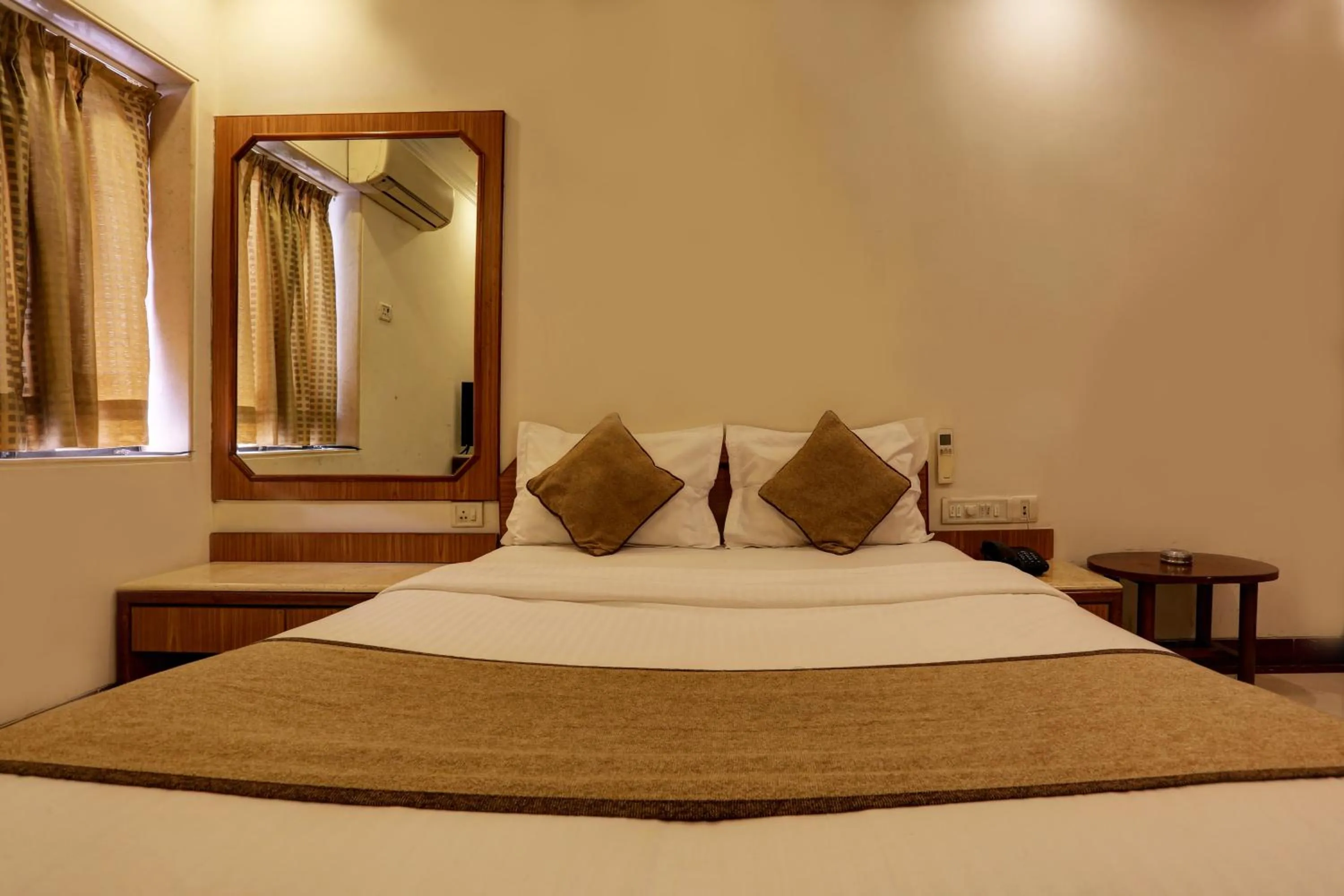 Bedroom, Bed in Accord Hotel