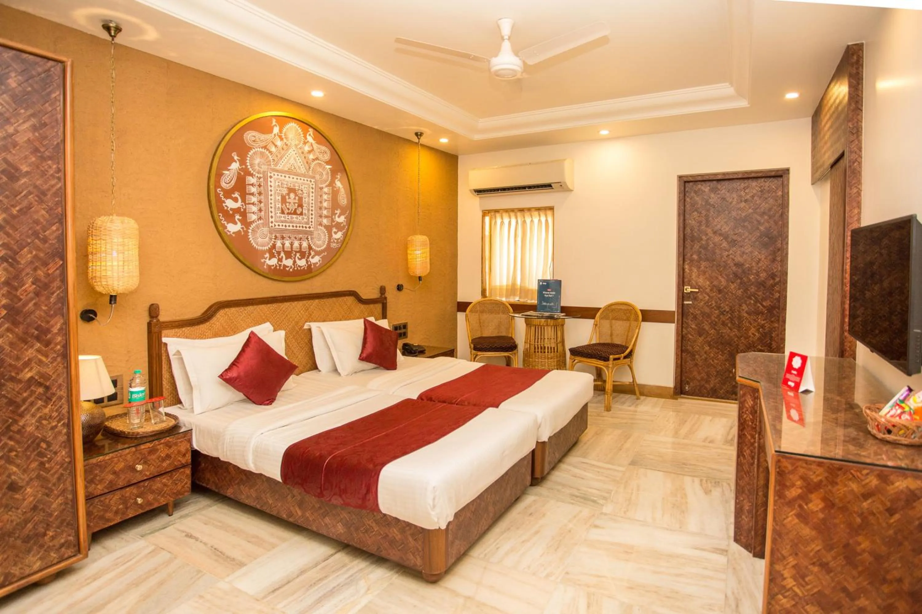 Photo of the whole room, Bed in Accord Hotel