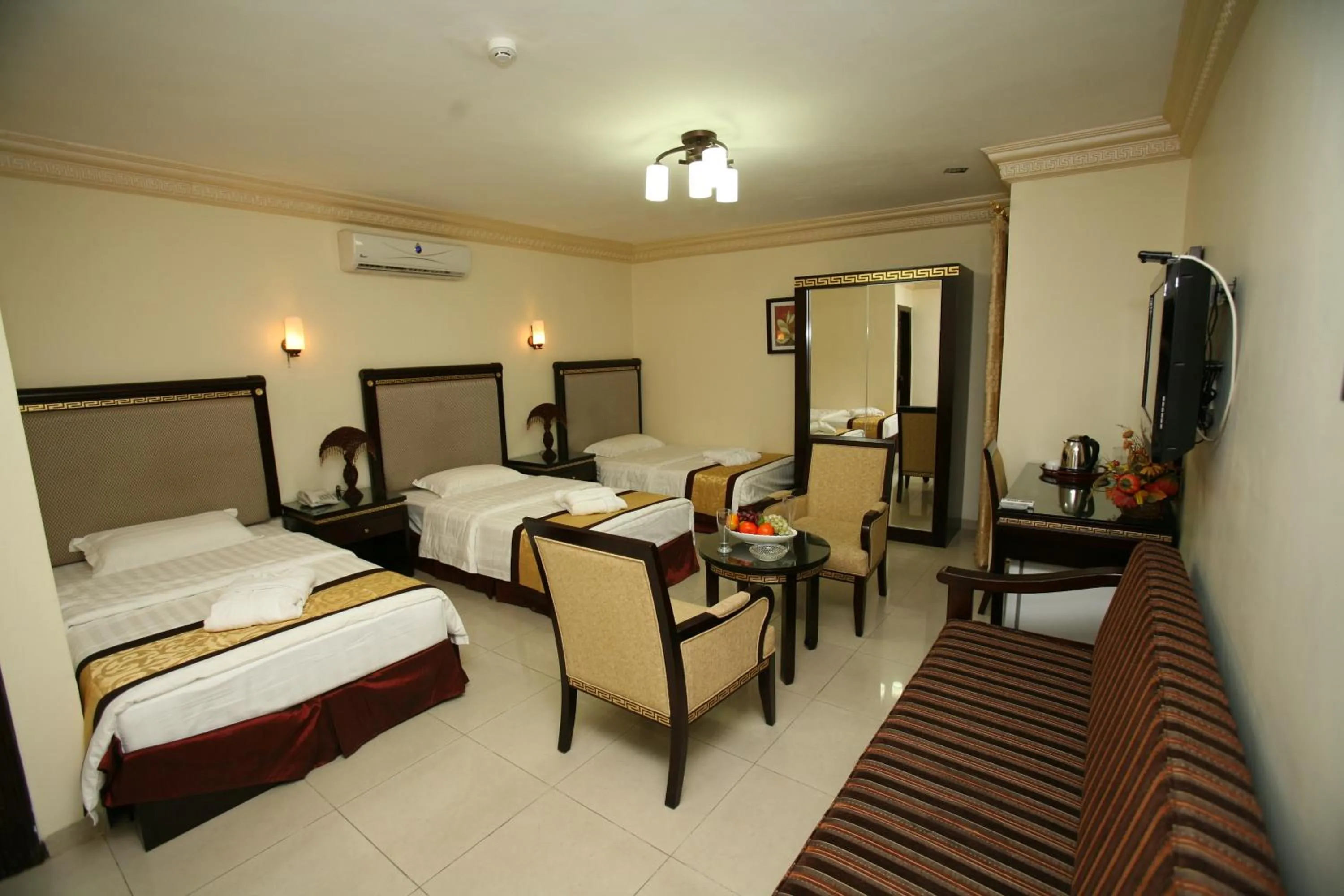 Photo of the whole room, Bed in Cedar Hotel