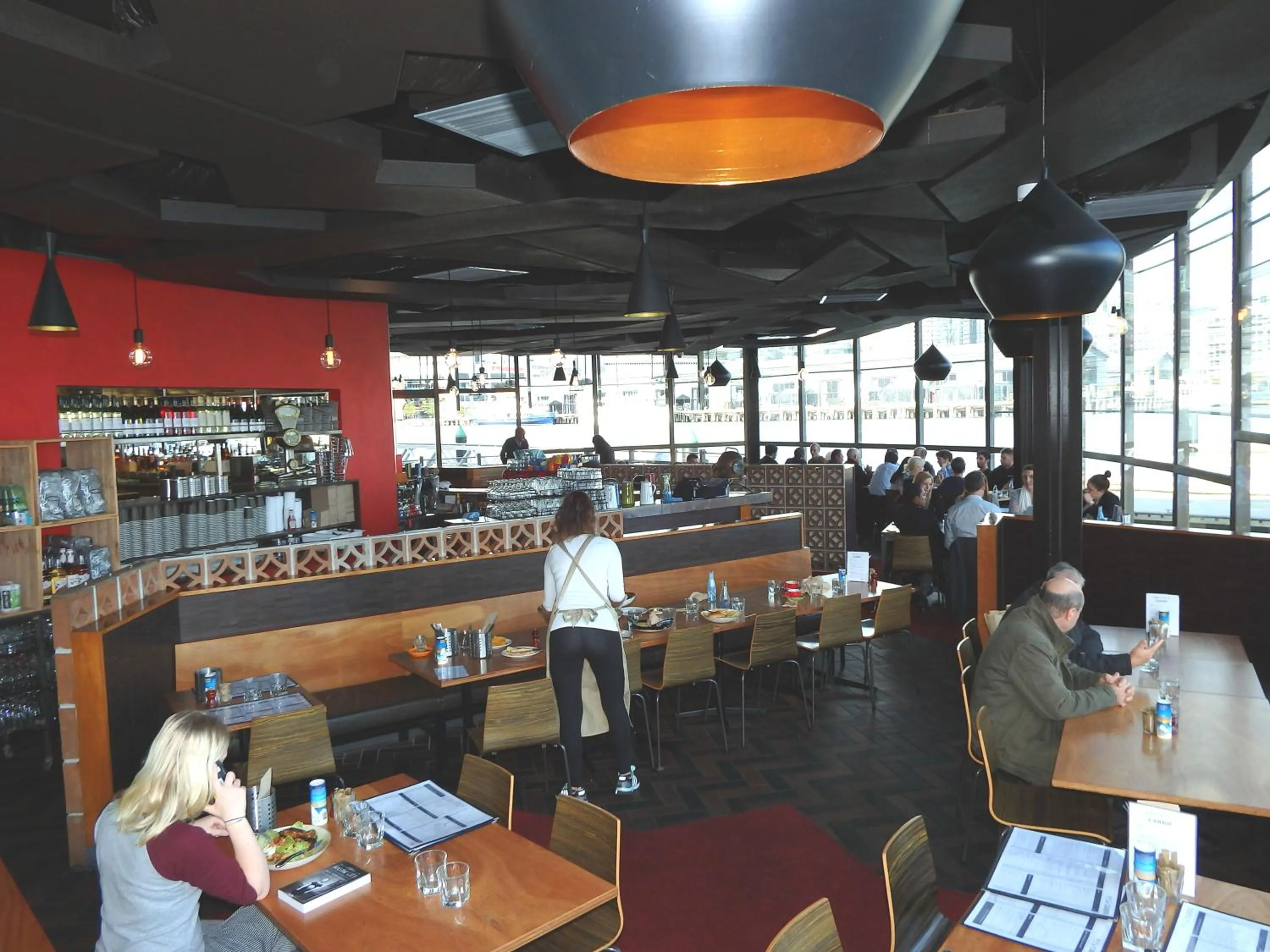 Restaurant/places to eat in Docklands Private Collection - City Harbour Apartments