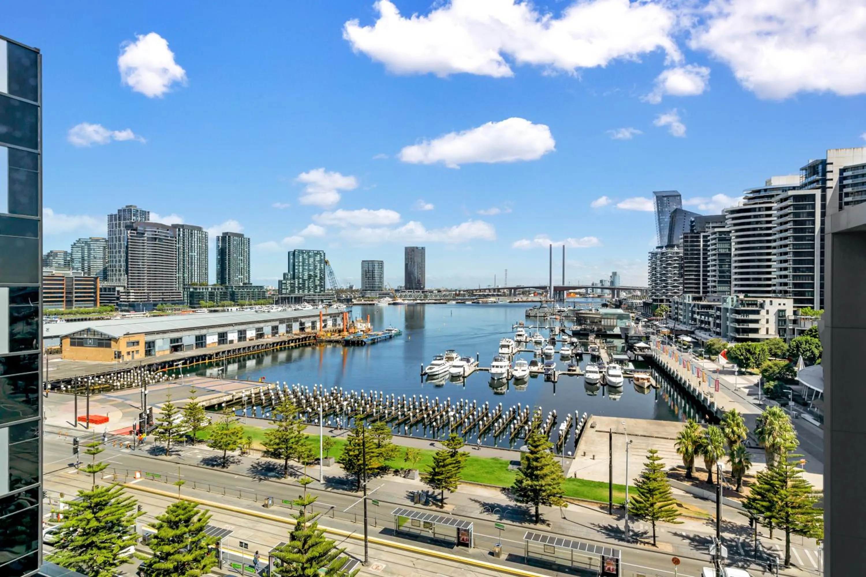 Sea view in Docklands Private Collection - City Harbour Apartments