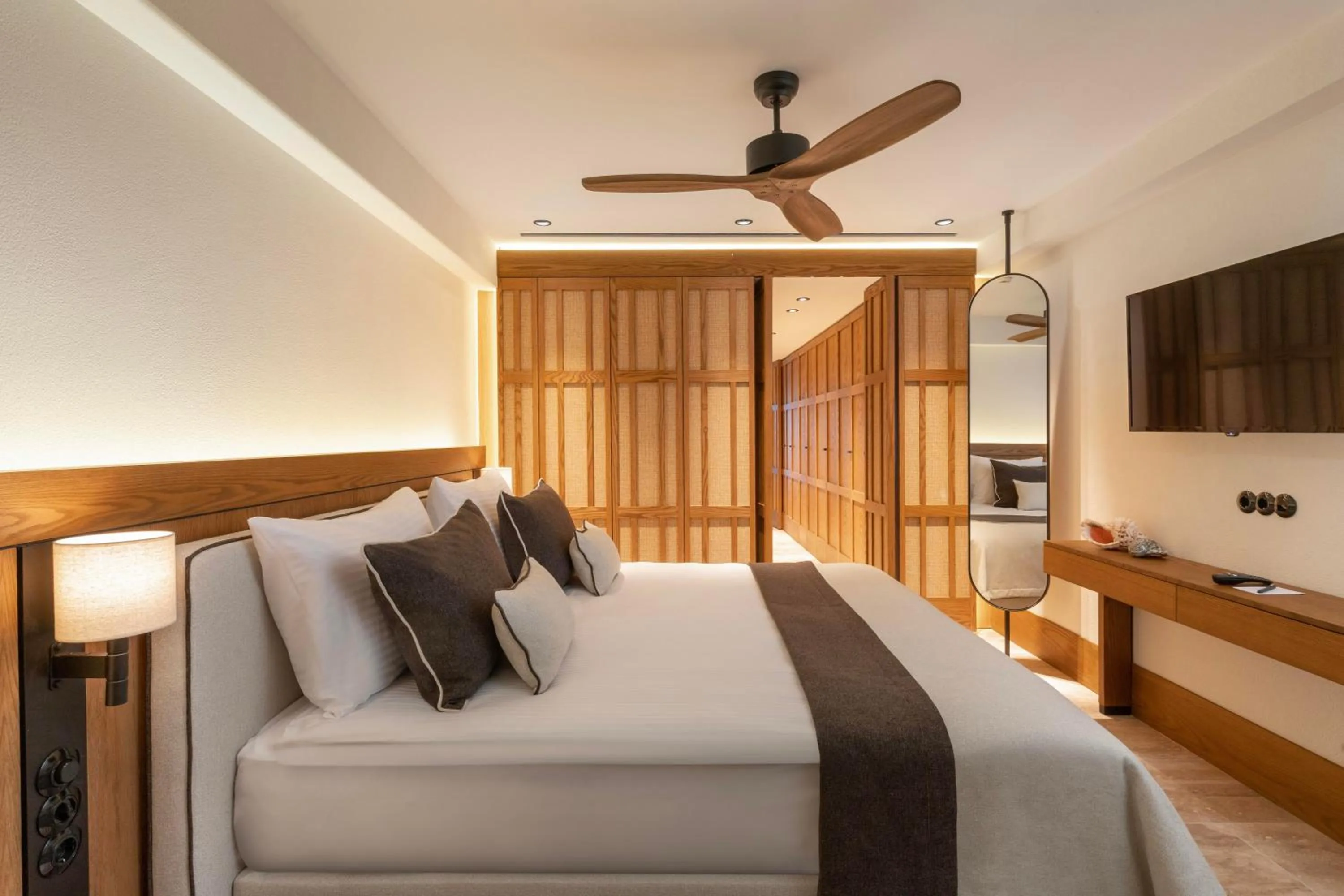 Bed in Avantgarde Refined Yalıkavak