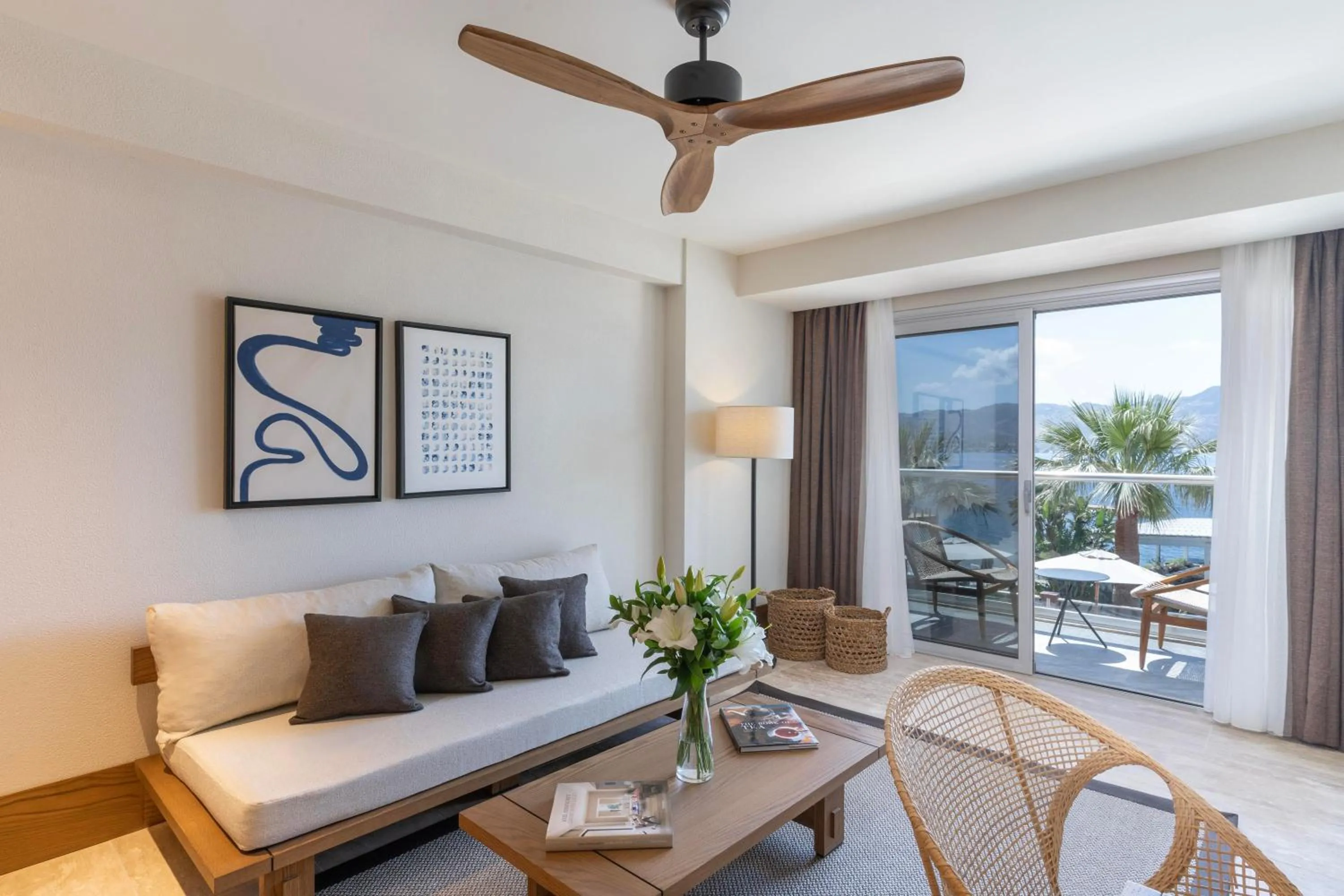 TV and multimedia in Avantgarde Refined Yalıkavak