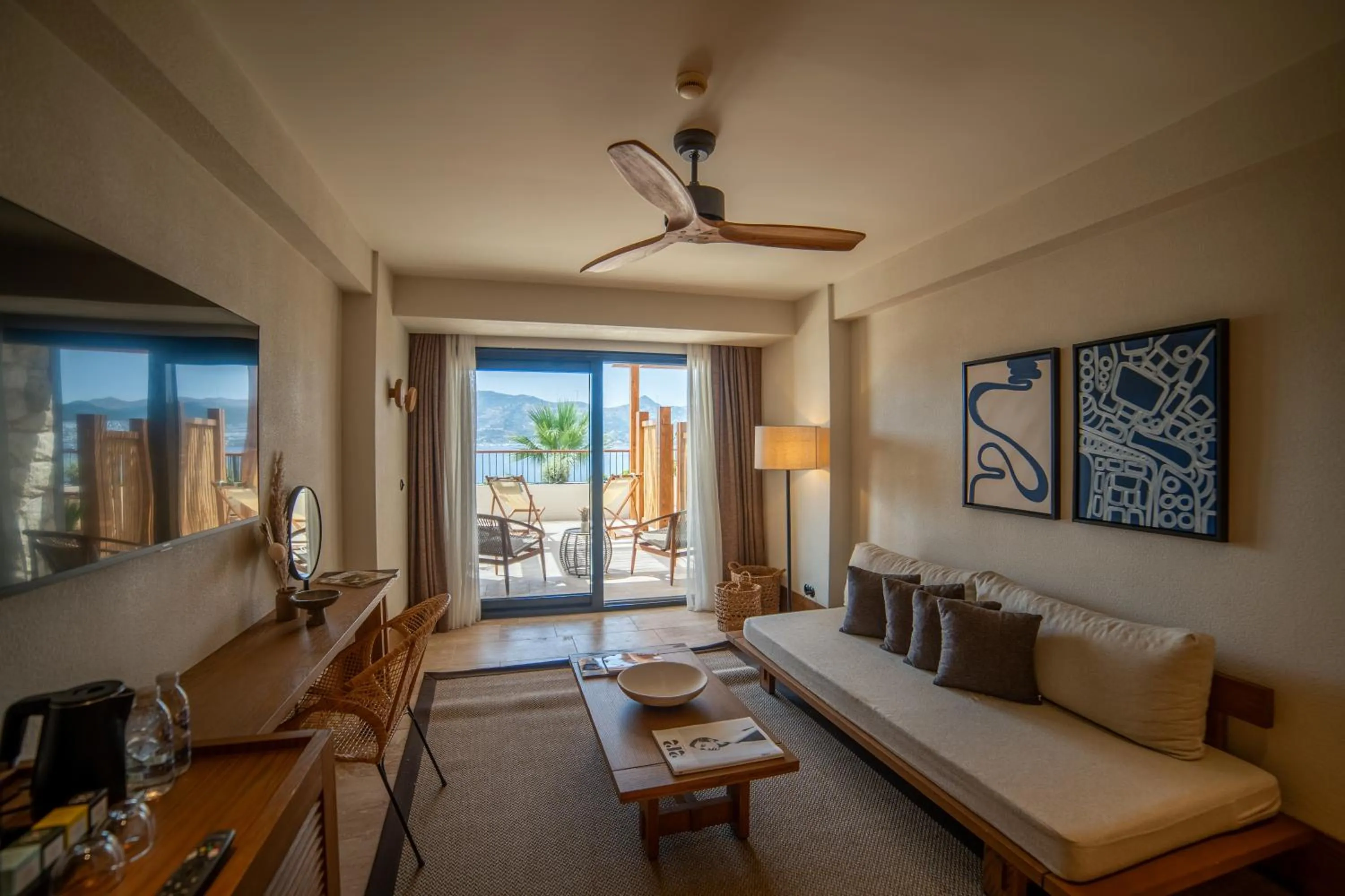 TV and multimedia in Avantgarde Refined Yalıkavak