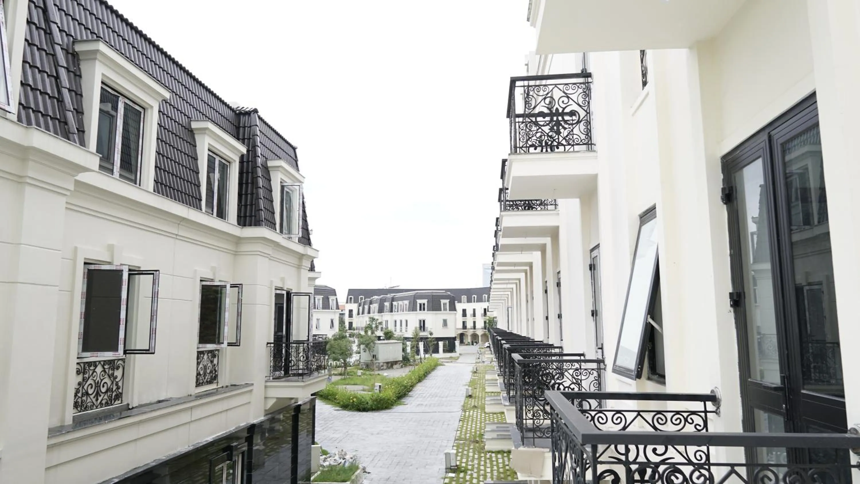 Property building in SOLEIL HOSTEL