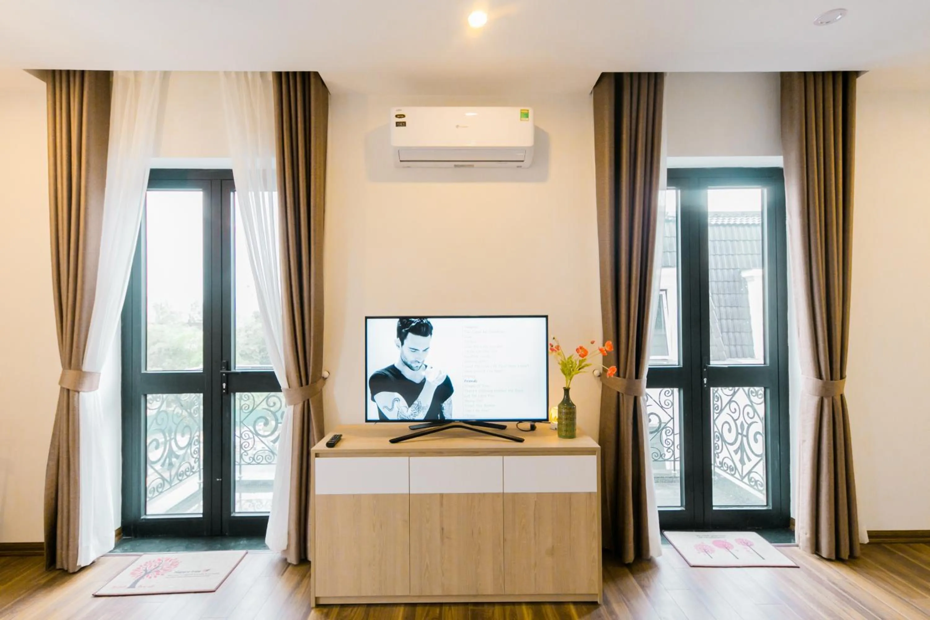 TV and multimedia in SOLEIL HOSTEL