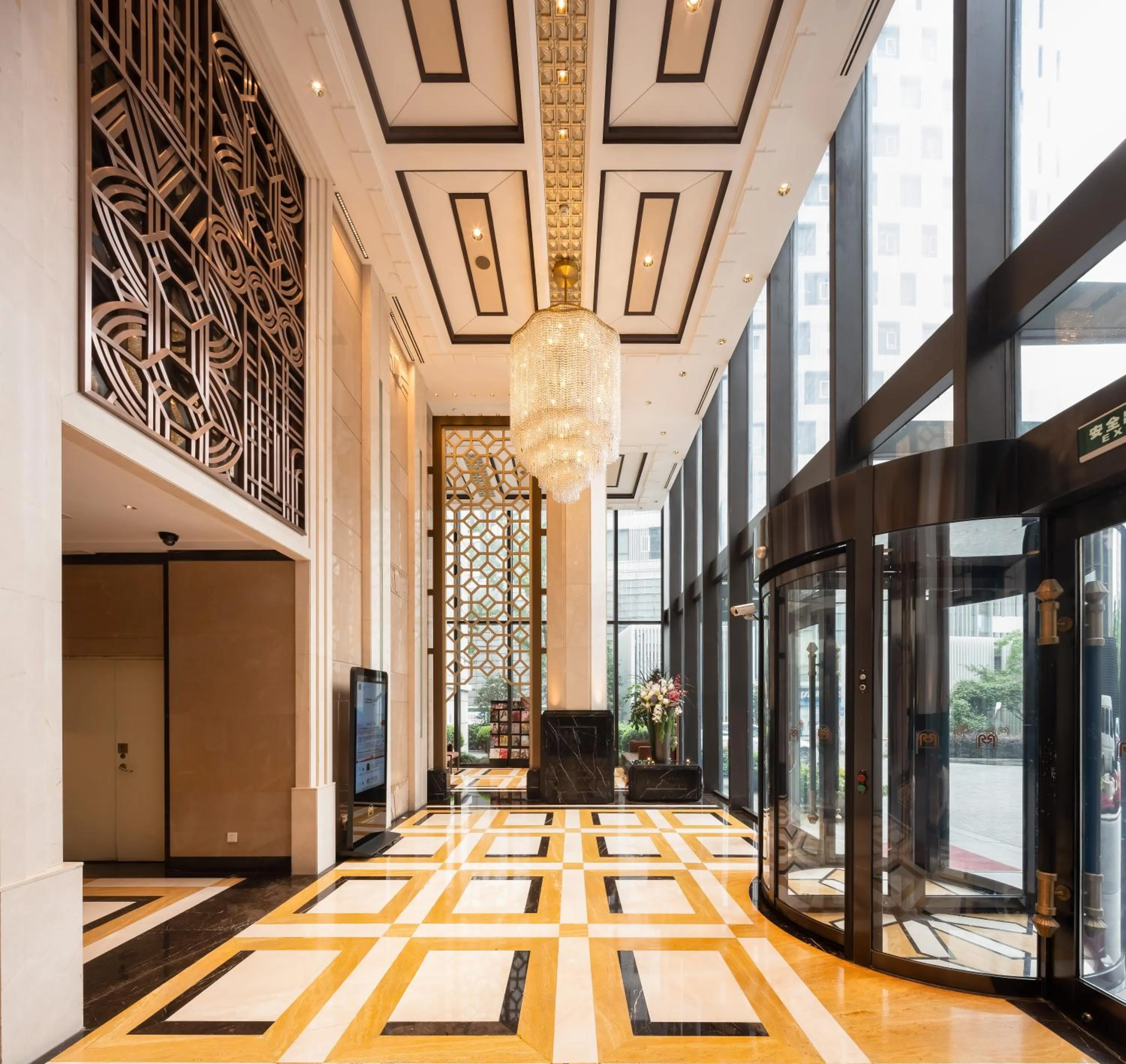 Paramount Gallery Hotel