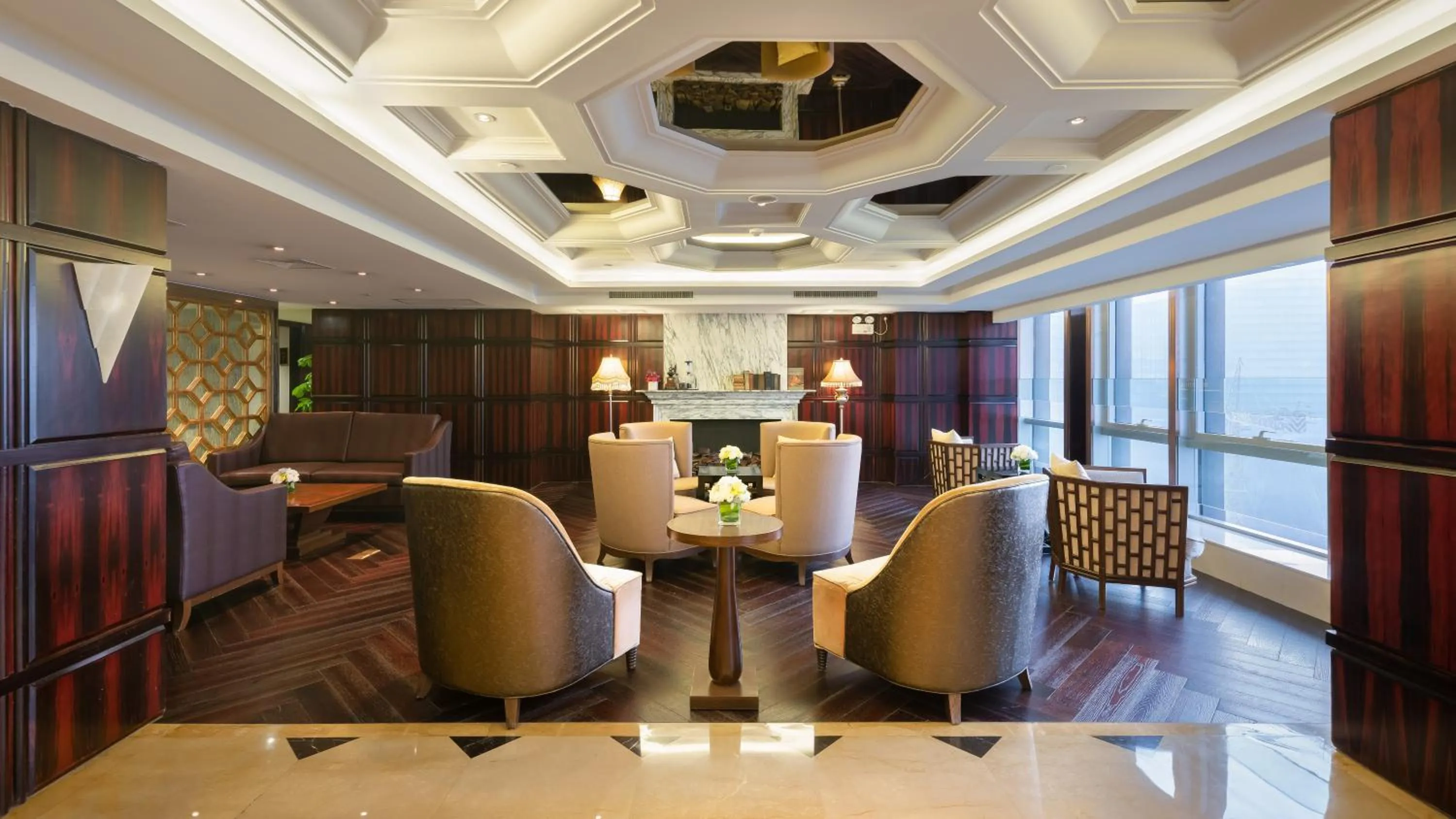 Paramount Gallery Hotel