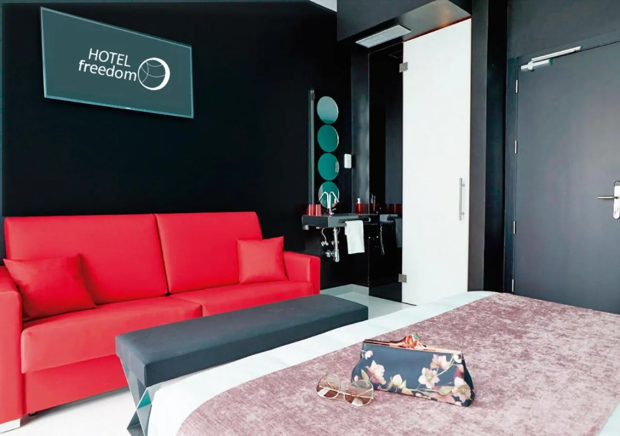 Photo of the whole room, Bed in Hotelfreedom