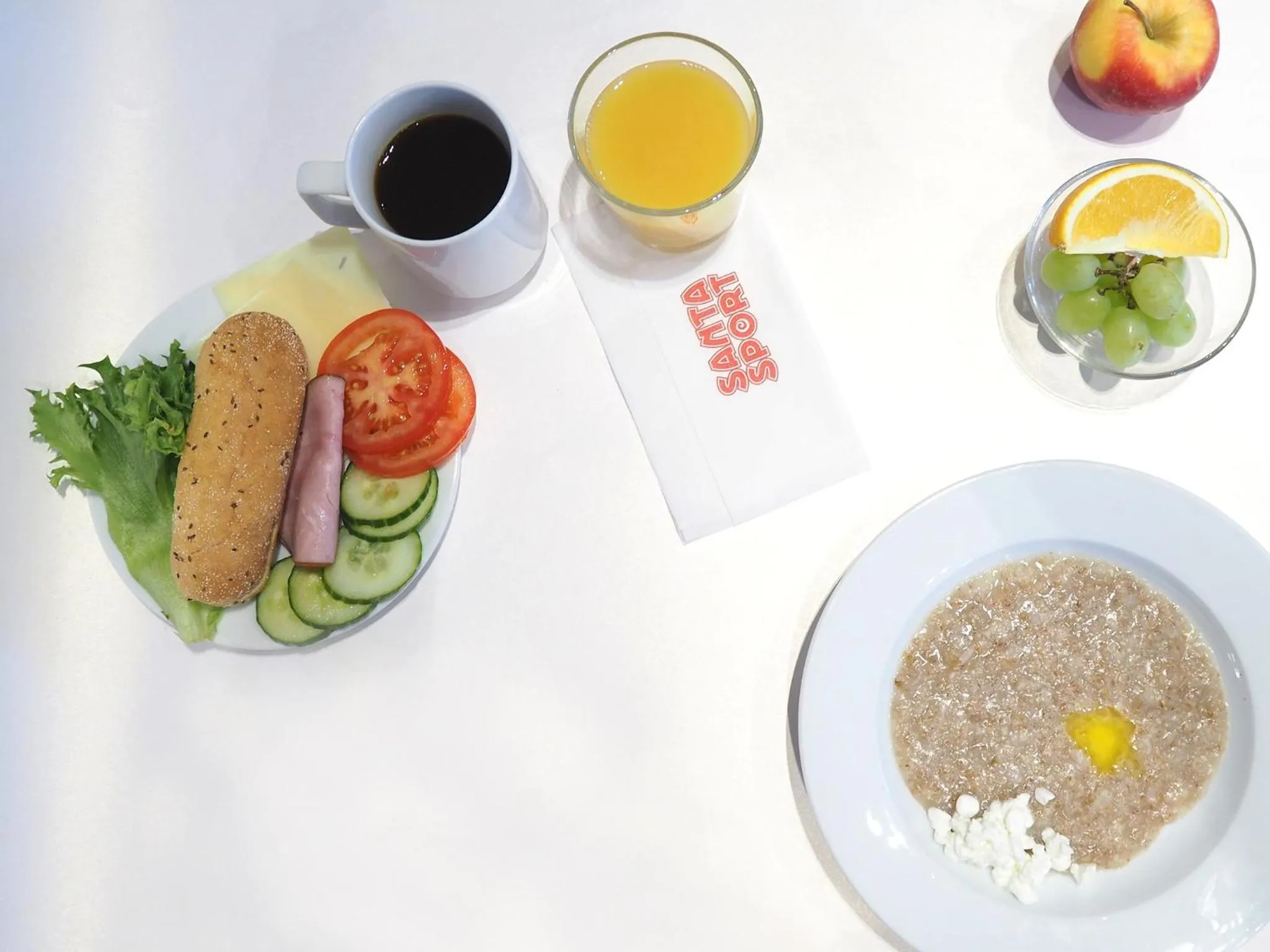 Restaurant/places to eat in Santasport Apartment Hotel