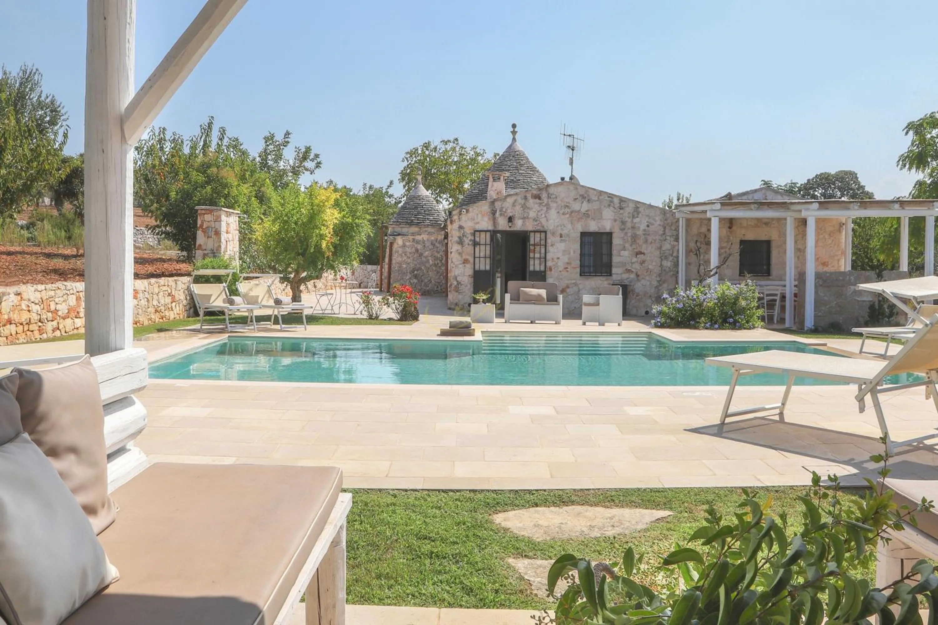 TD Trulli della Lama Private Trulli with Pool