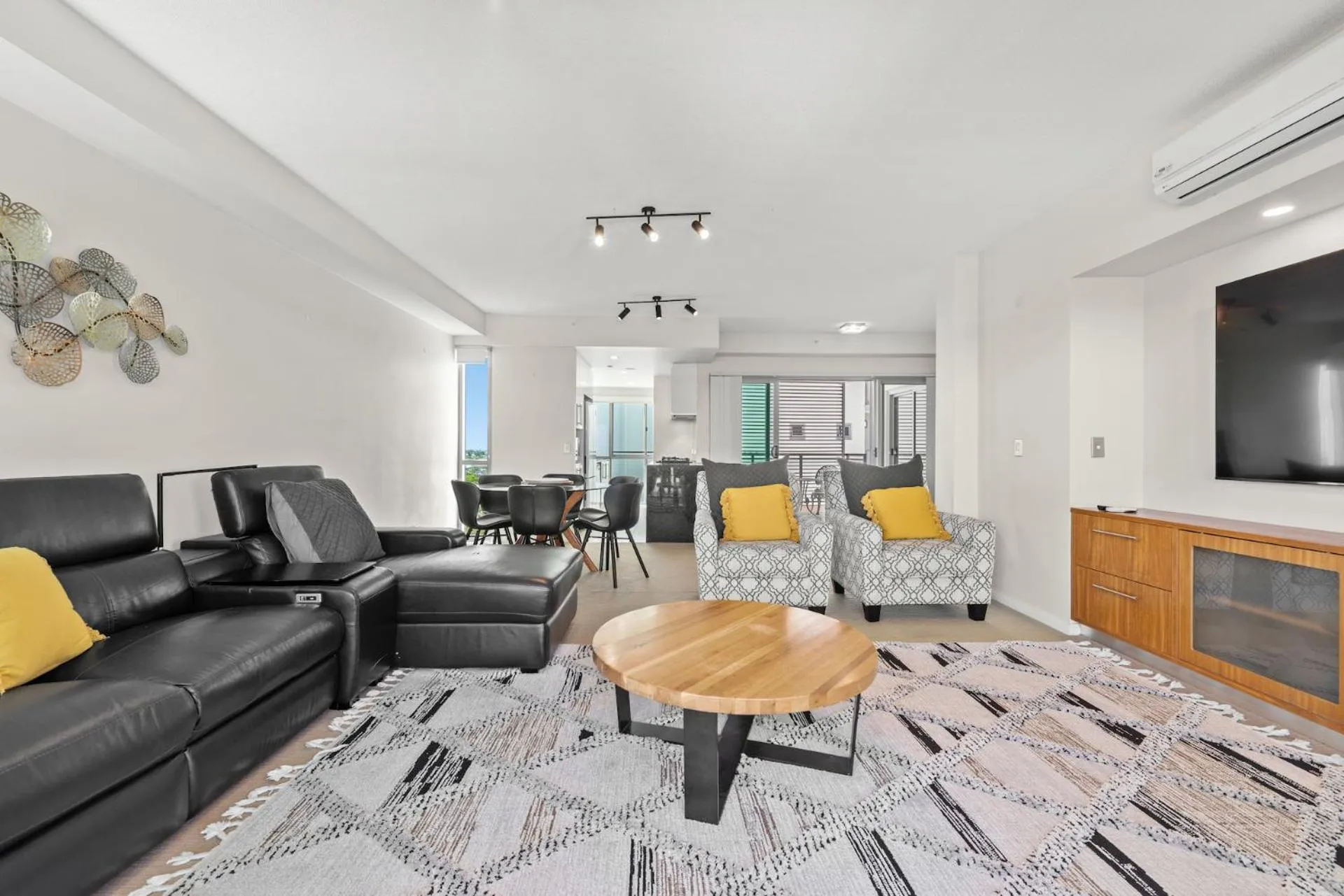 Communal lounge/ TV room in Proximity Waterfront Apartments