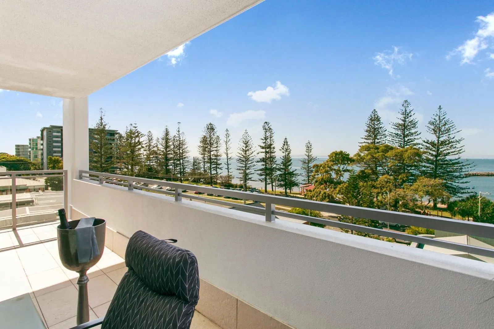 Sea view in Proximity Waterfront Apartments