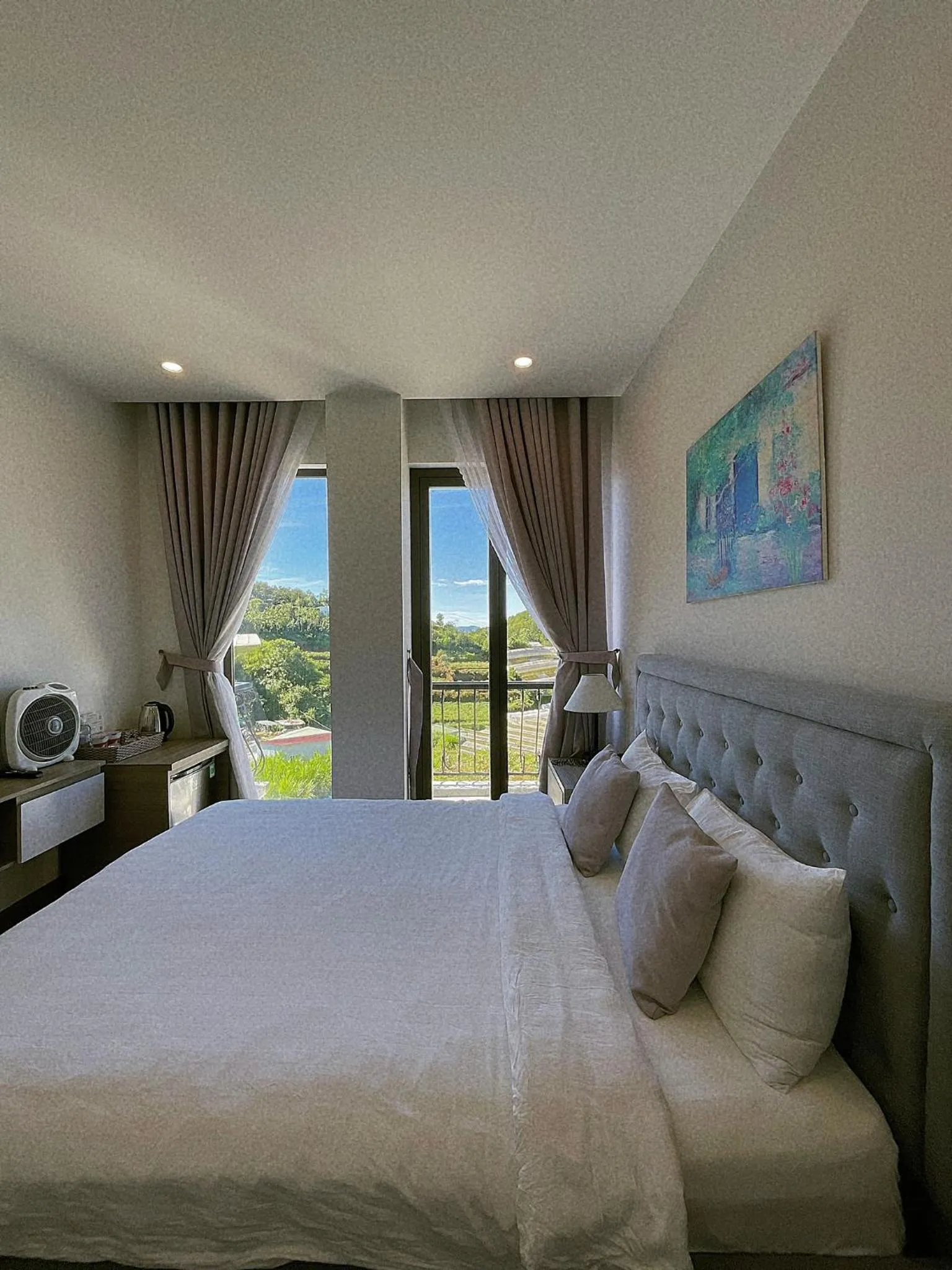 Mountain view, Bed in Amia Dalat
