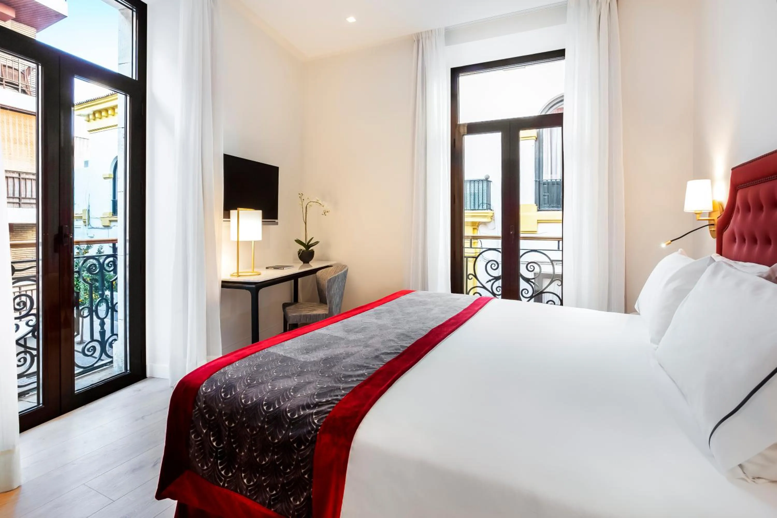 Photo of the whole room, Bed in Eurostars Azahar