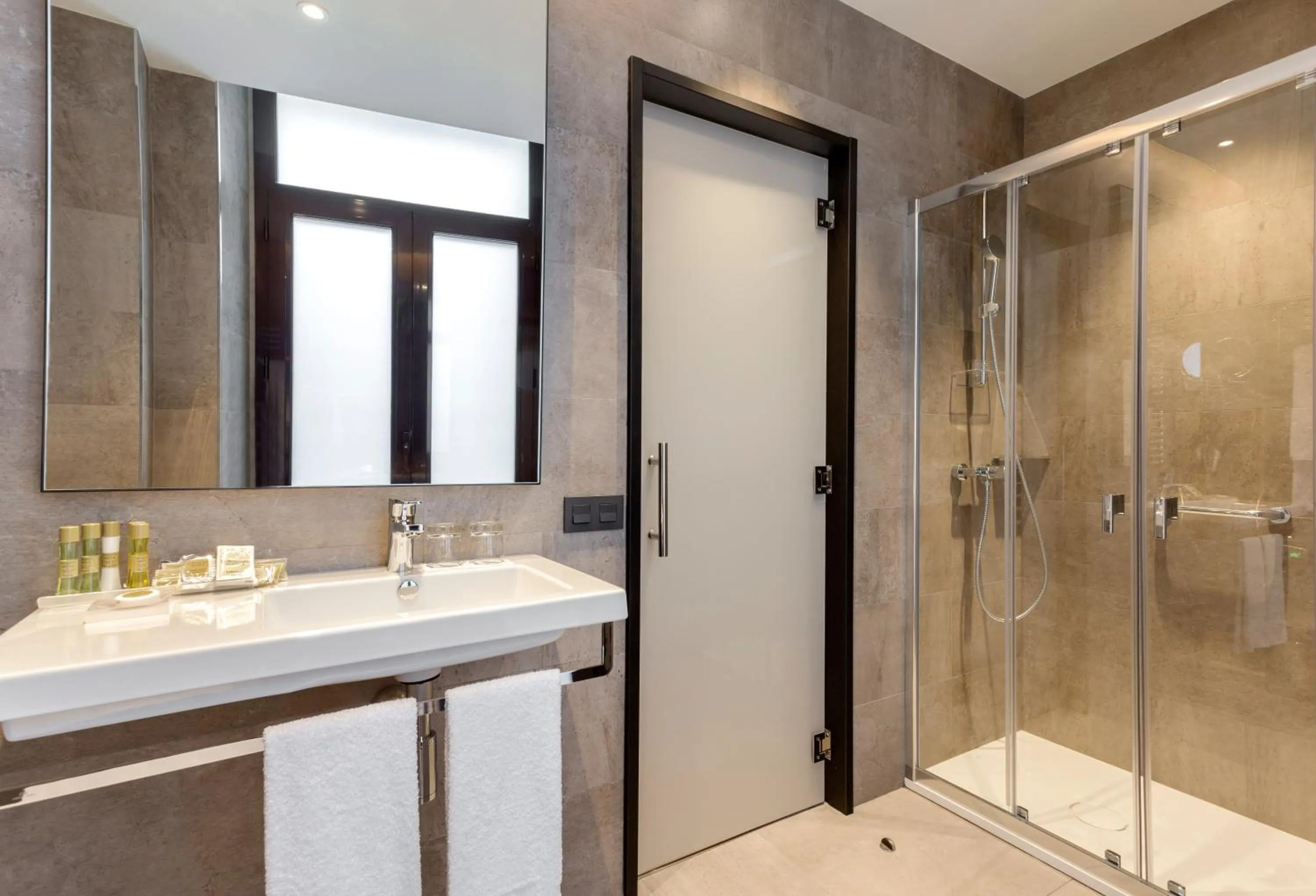 Bathroom in Eurostars Azahar