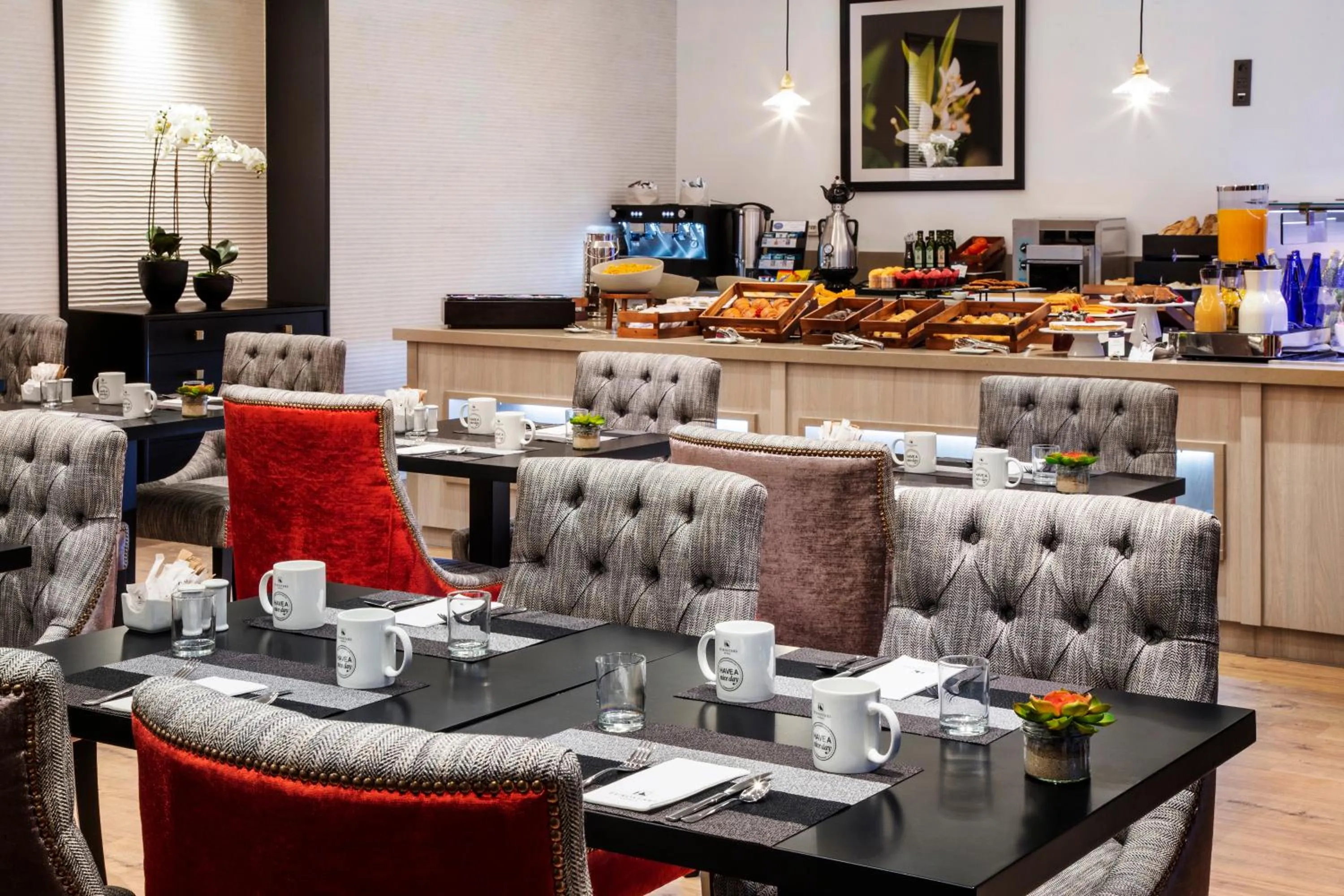 Lounge or bar in Eurostars Azahar