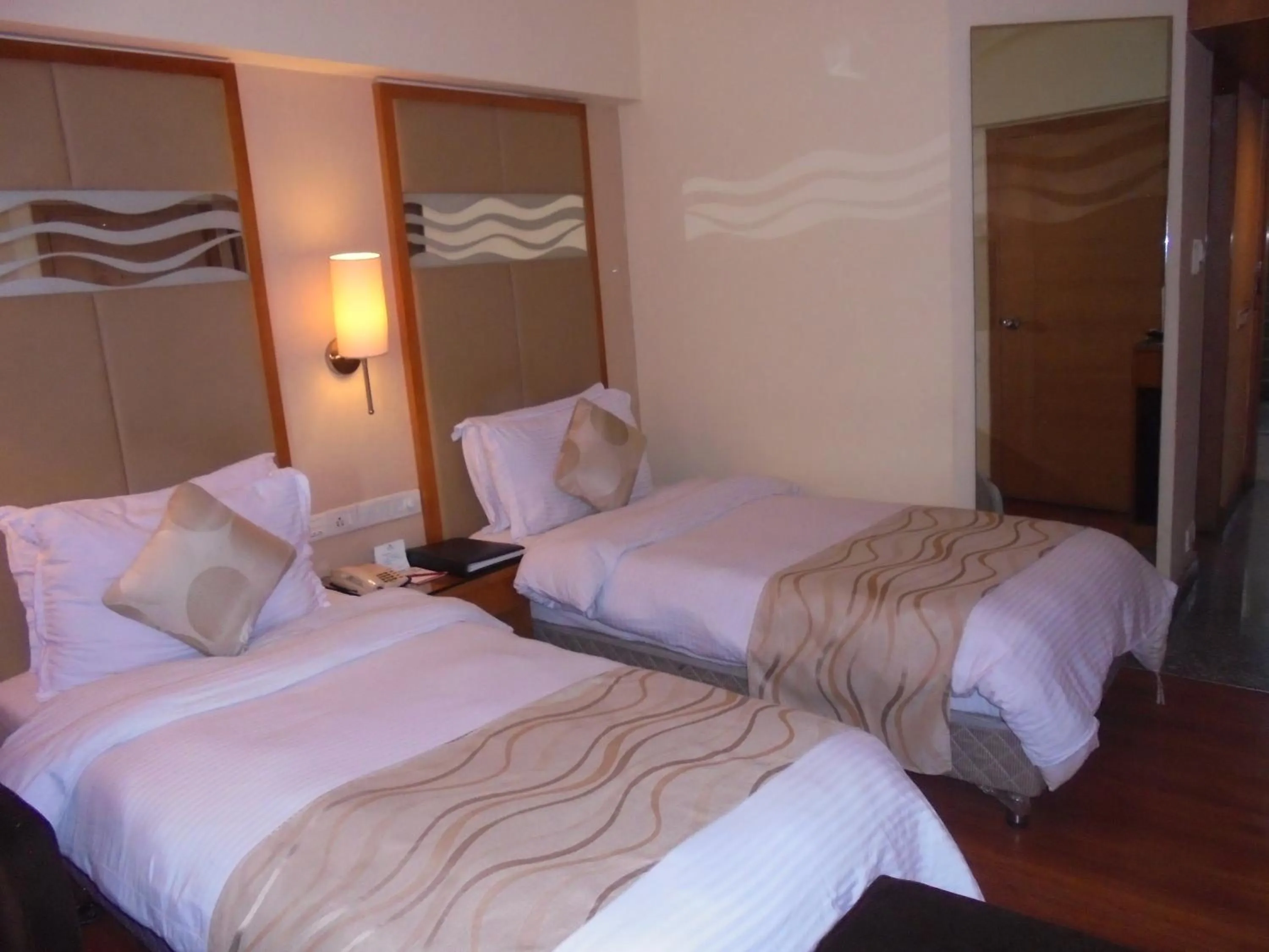 Bedroom, Bed in Lords Plaza Ankleshwar