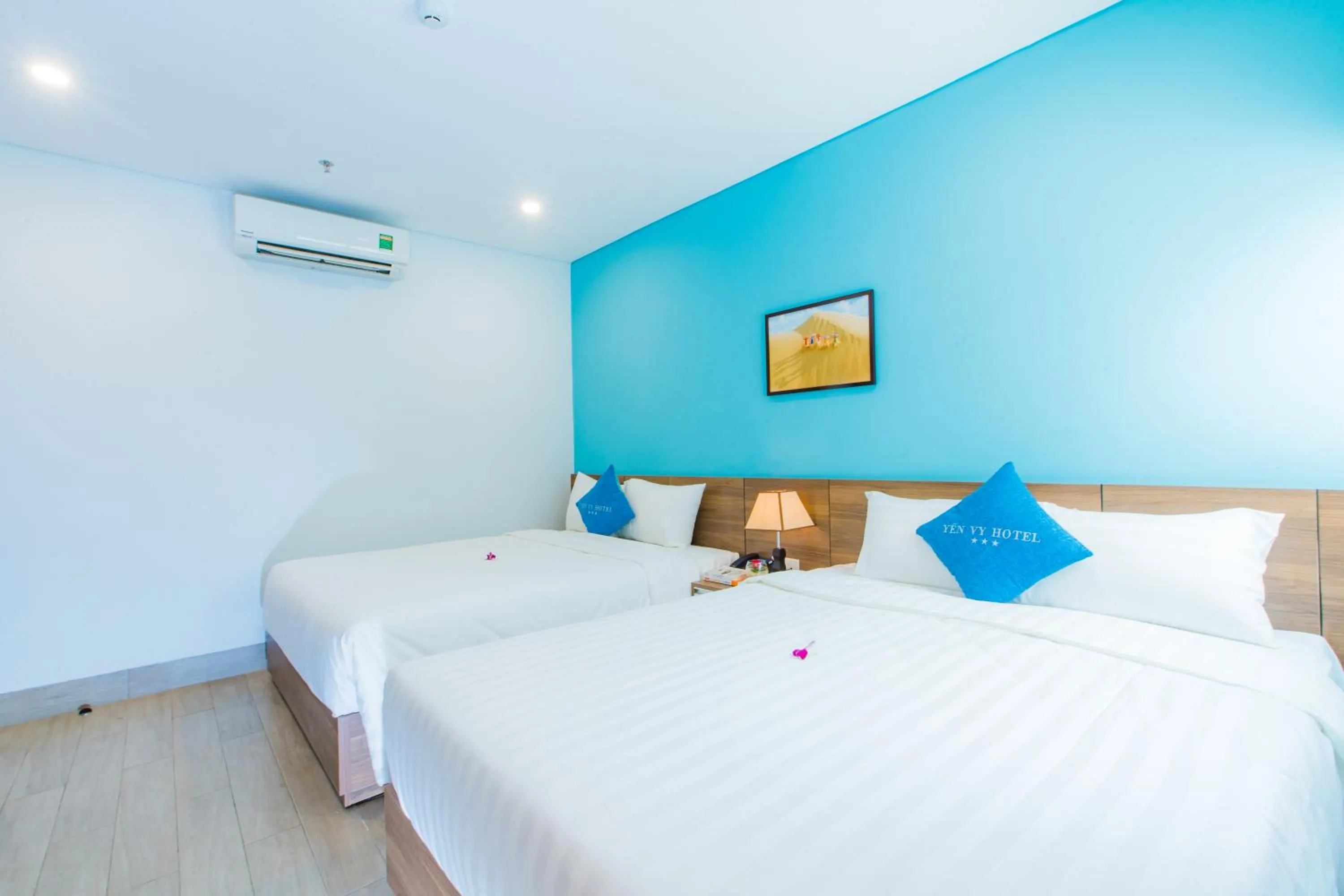 Photo of the whole room, Bed in Yen Vy Hotel and Apartment