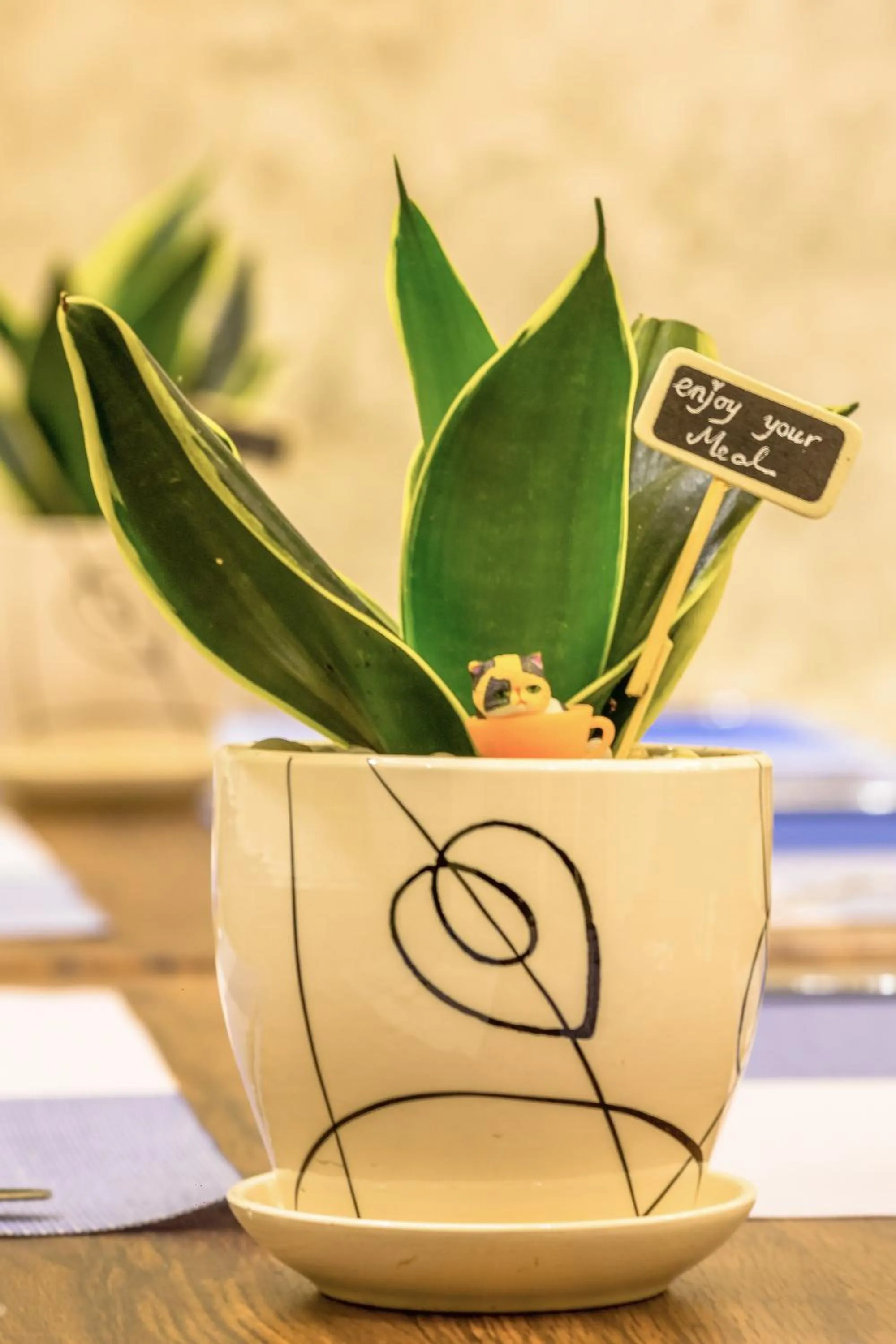 Restaurant/places to eat in Yen Vy Hotel and Apartment