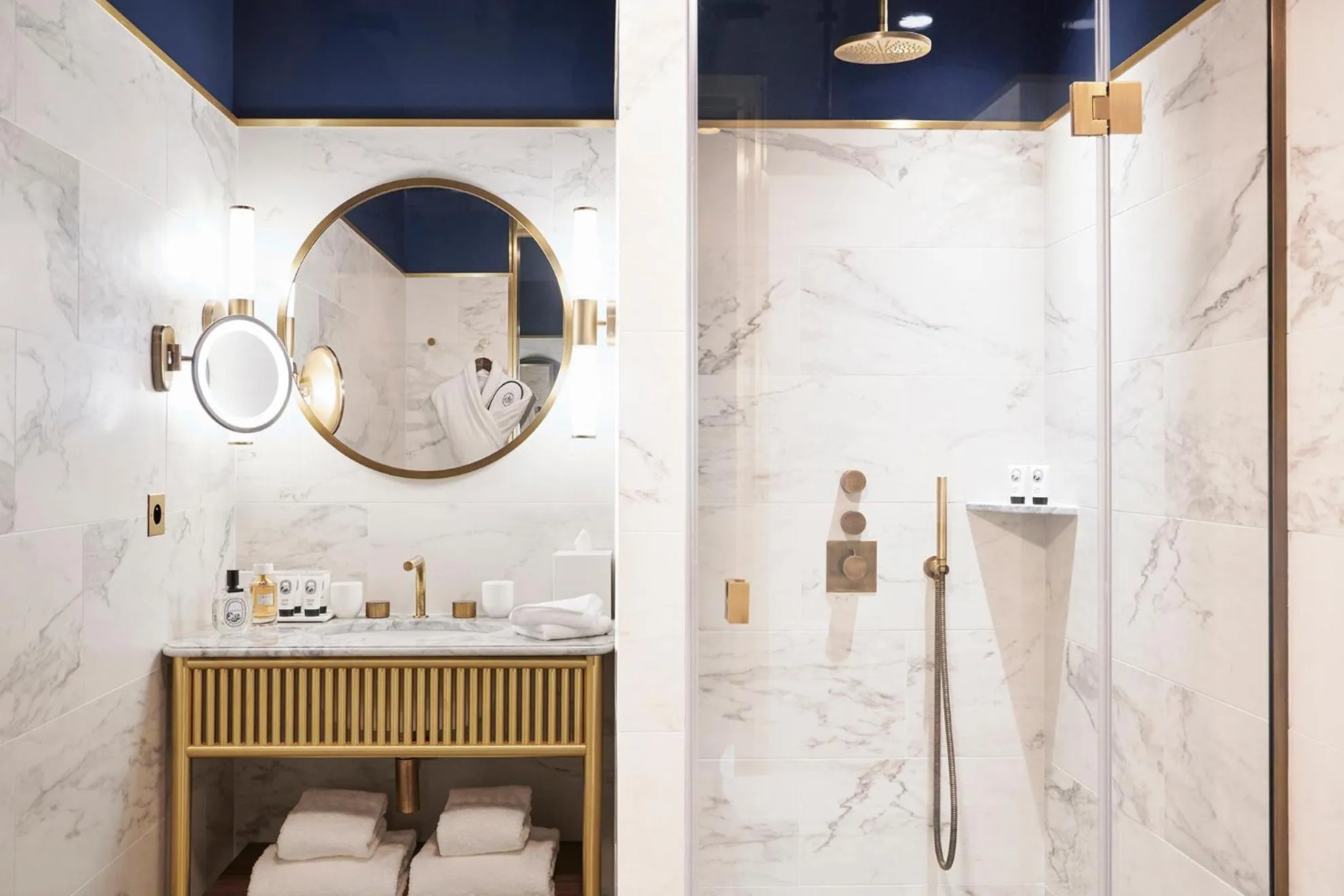 Bathroom in Grand Powers Hotel