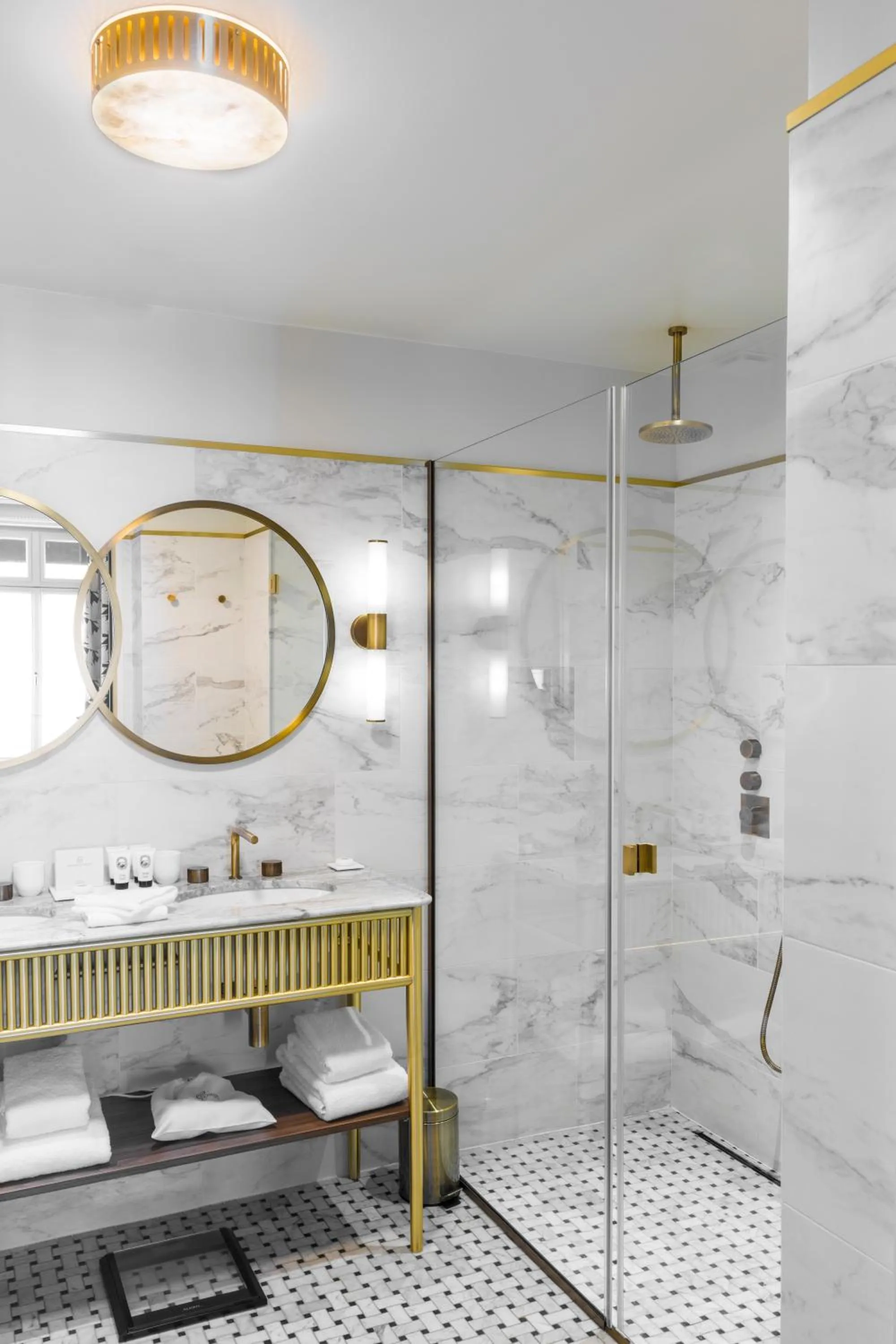 Bathroom in Grand Powers Hotel