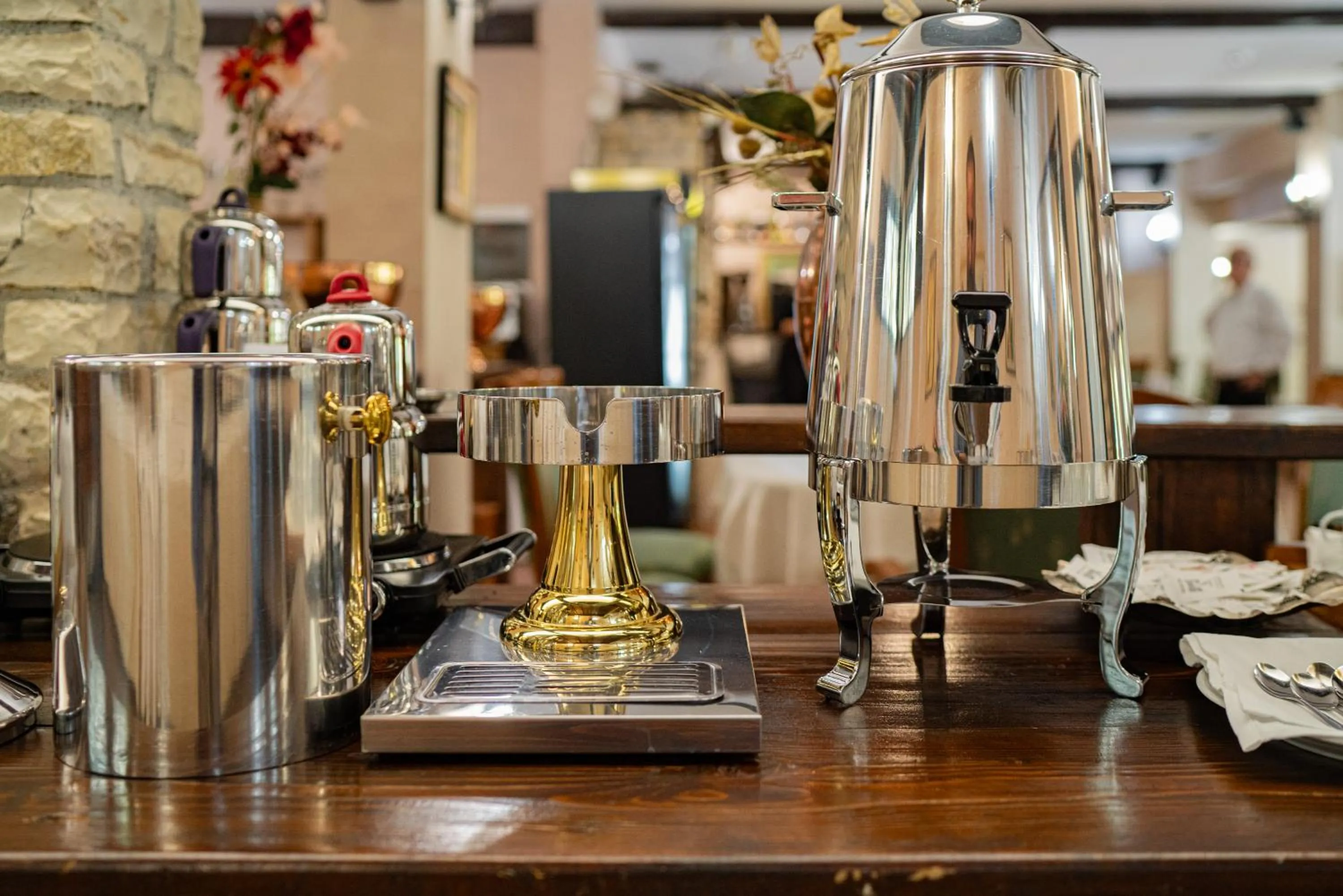 Restaurant/places to eat in Vila Belvedere