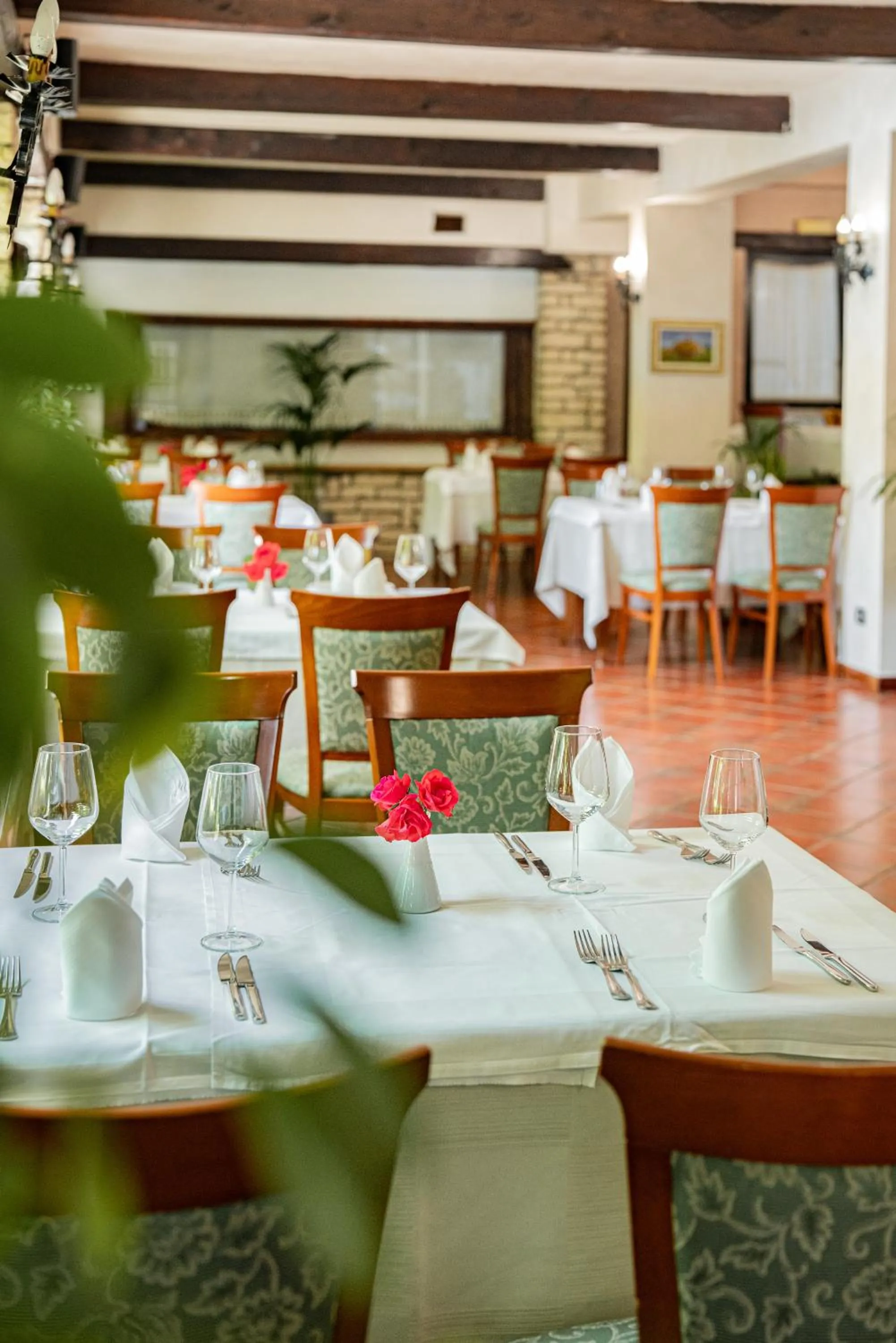 Restaurant/places to eat in Vila Belvedere