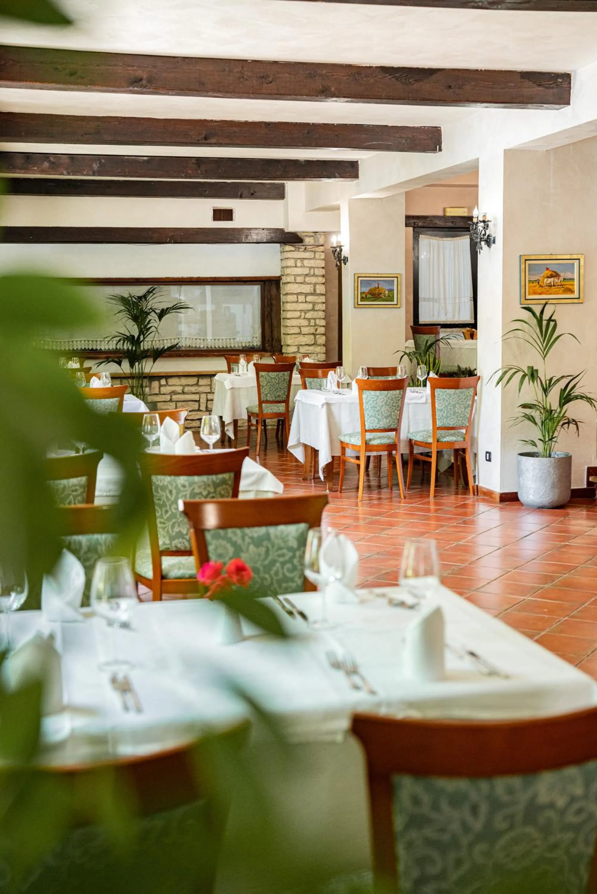 Restaurant/places to eat in Vila Belvedere