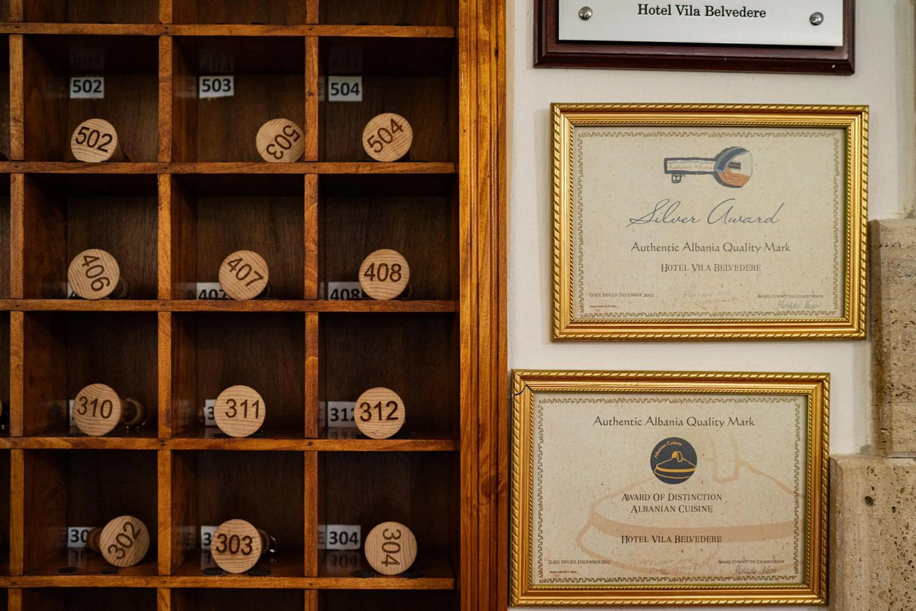 Logo/Certificate/Sign in Vila Belvedere