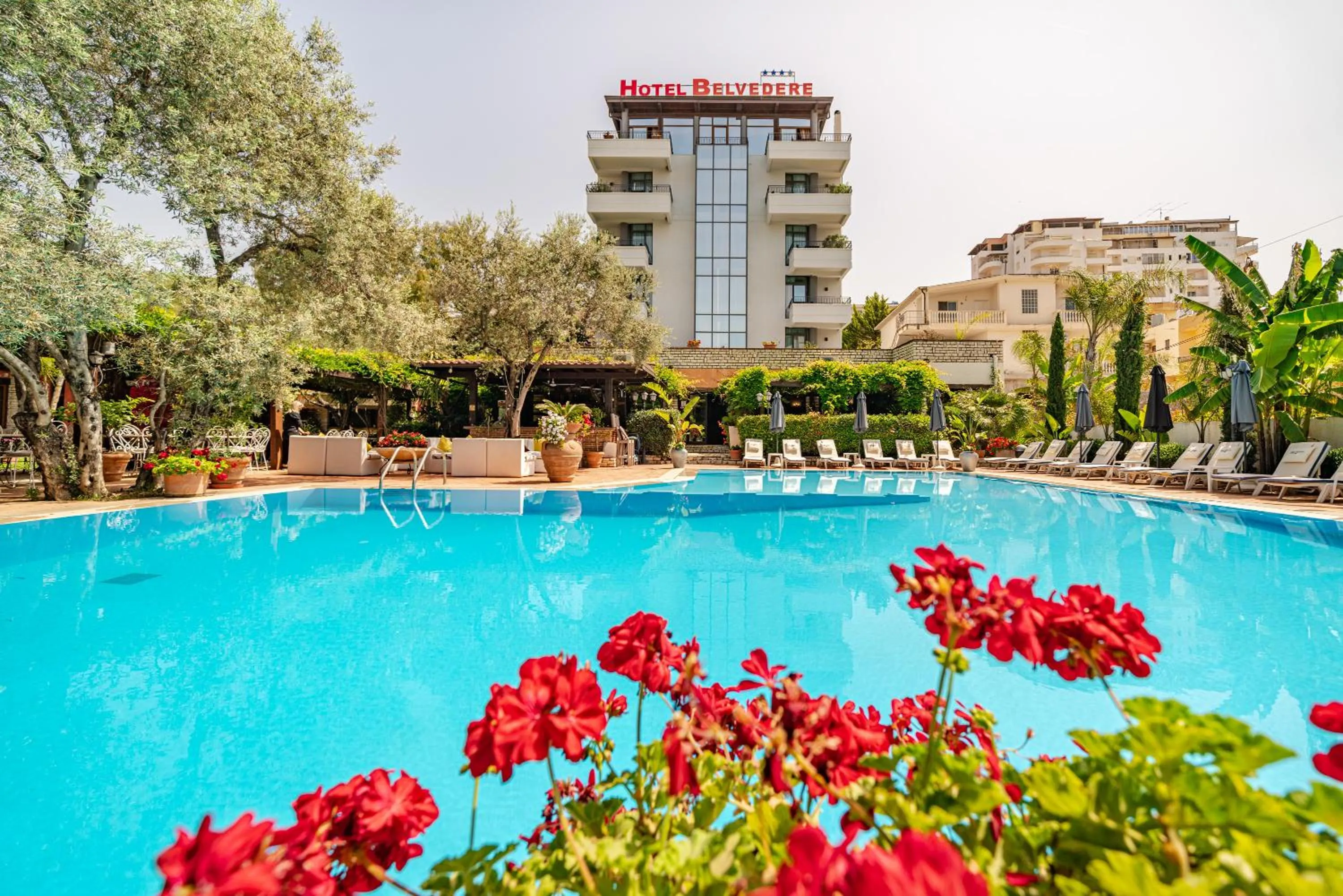 Property building in Vila Belvedere