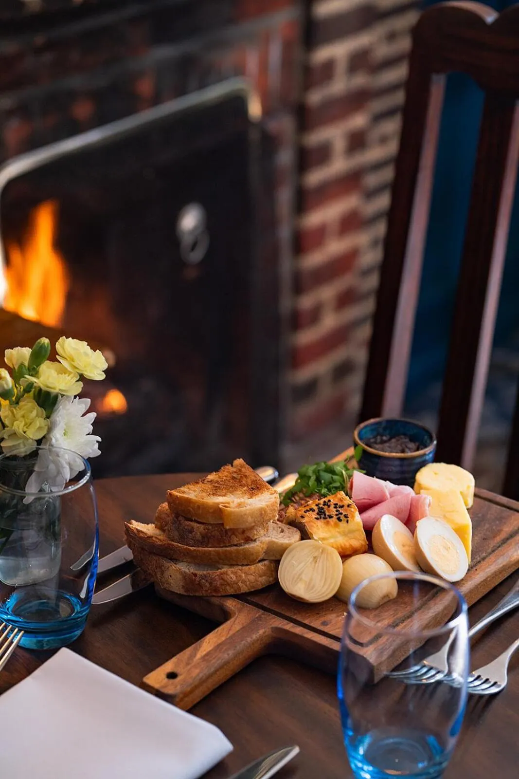 Food and drinks in The Stag and Huntsman at Hambleden