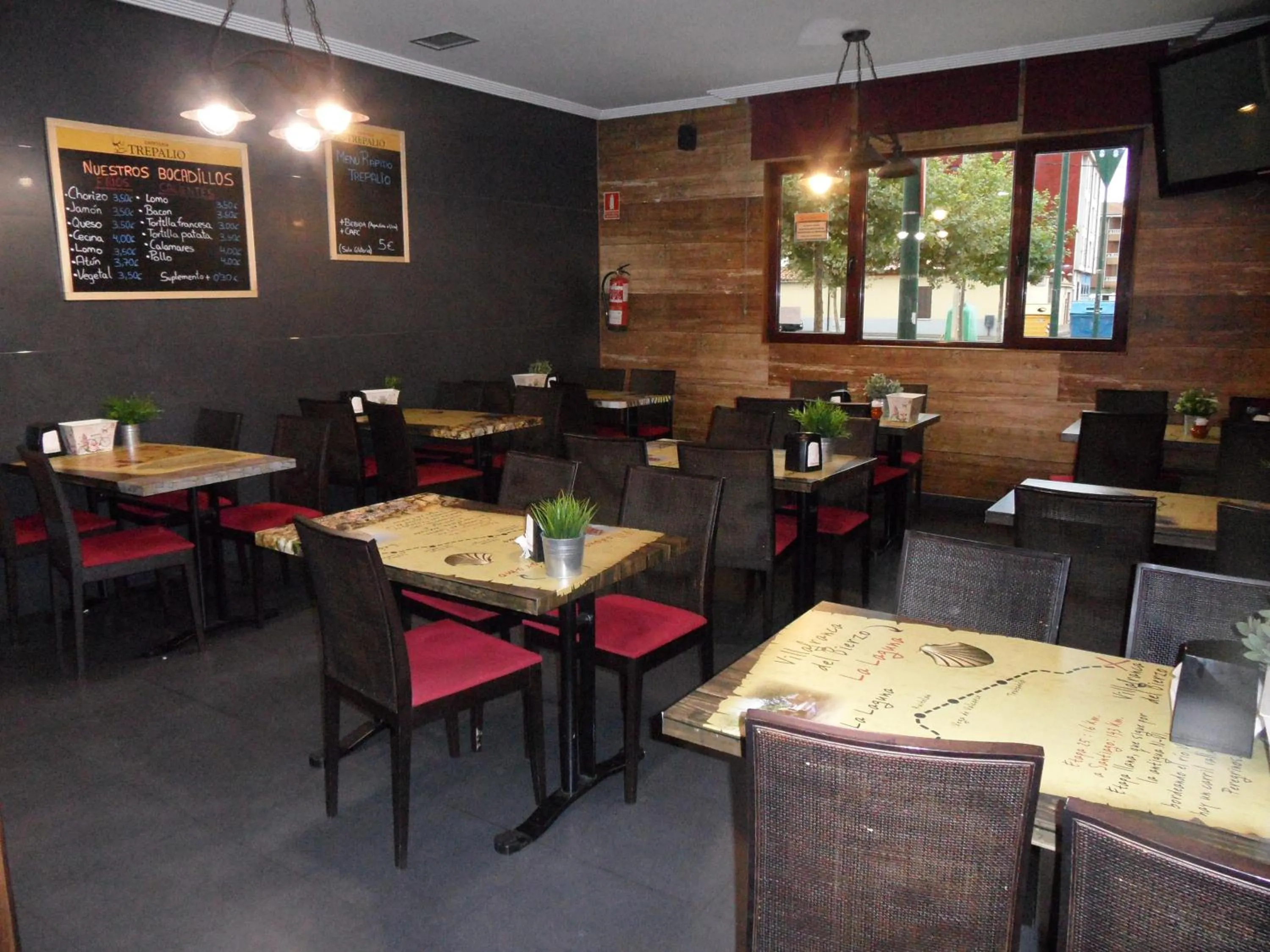 Lounge or bar in Hotel Alfageme