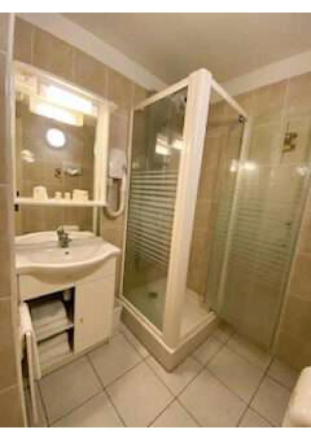 Shower in Contact Hôtel - Prim Witry - Reims Nord