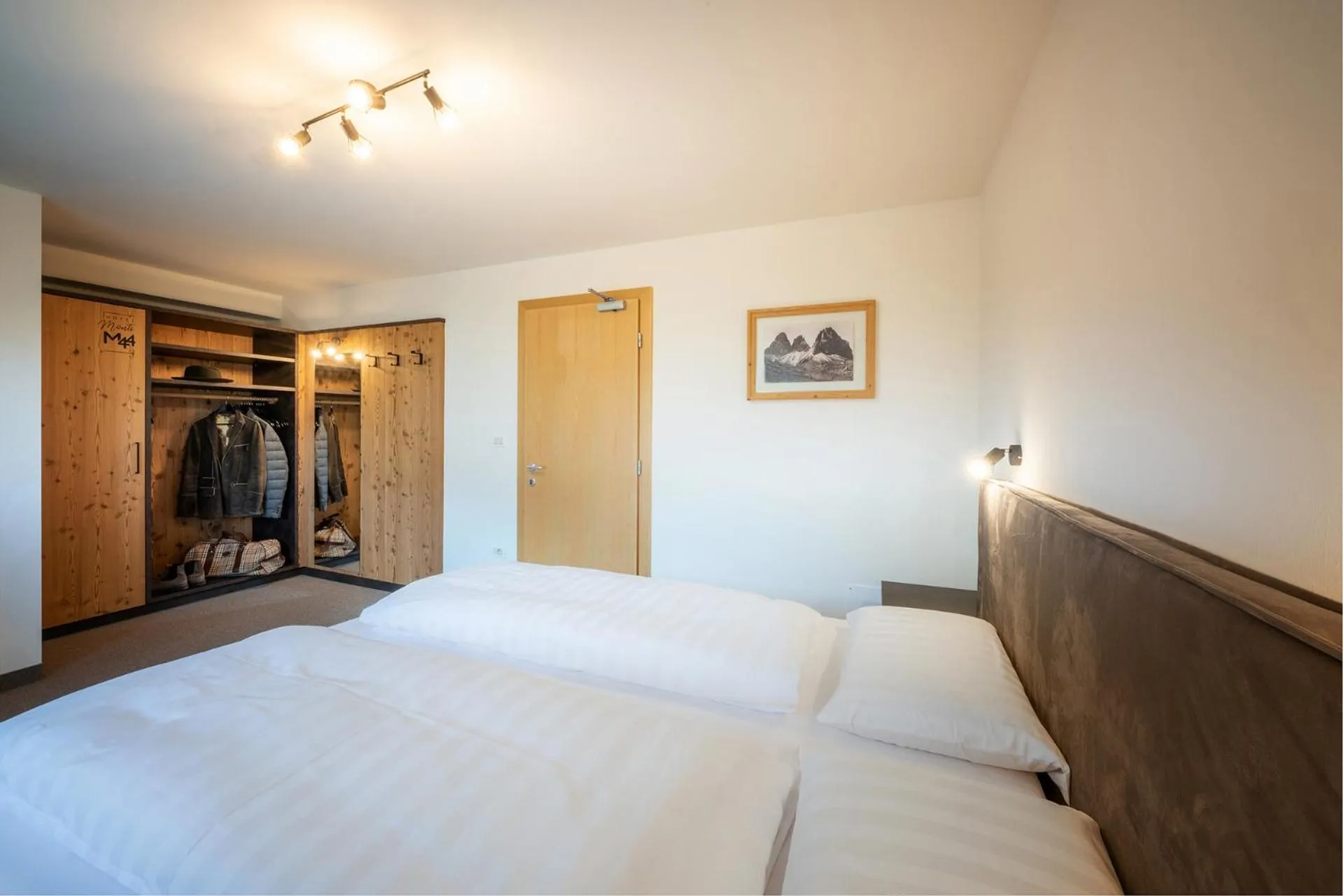 Bedroom, Bed in Hotel Monte44