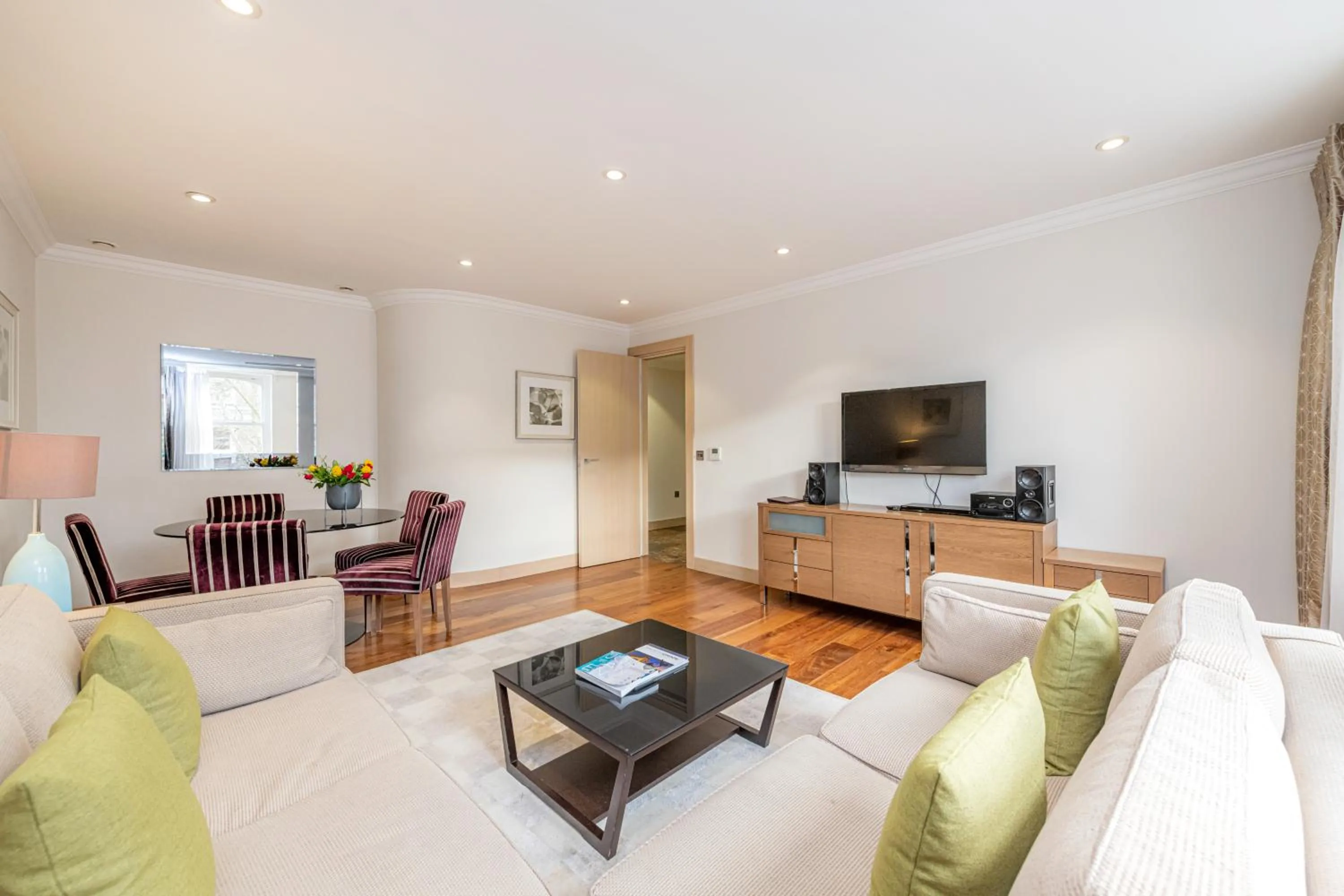Living room in Claverley Court Apartments Knightsbridge