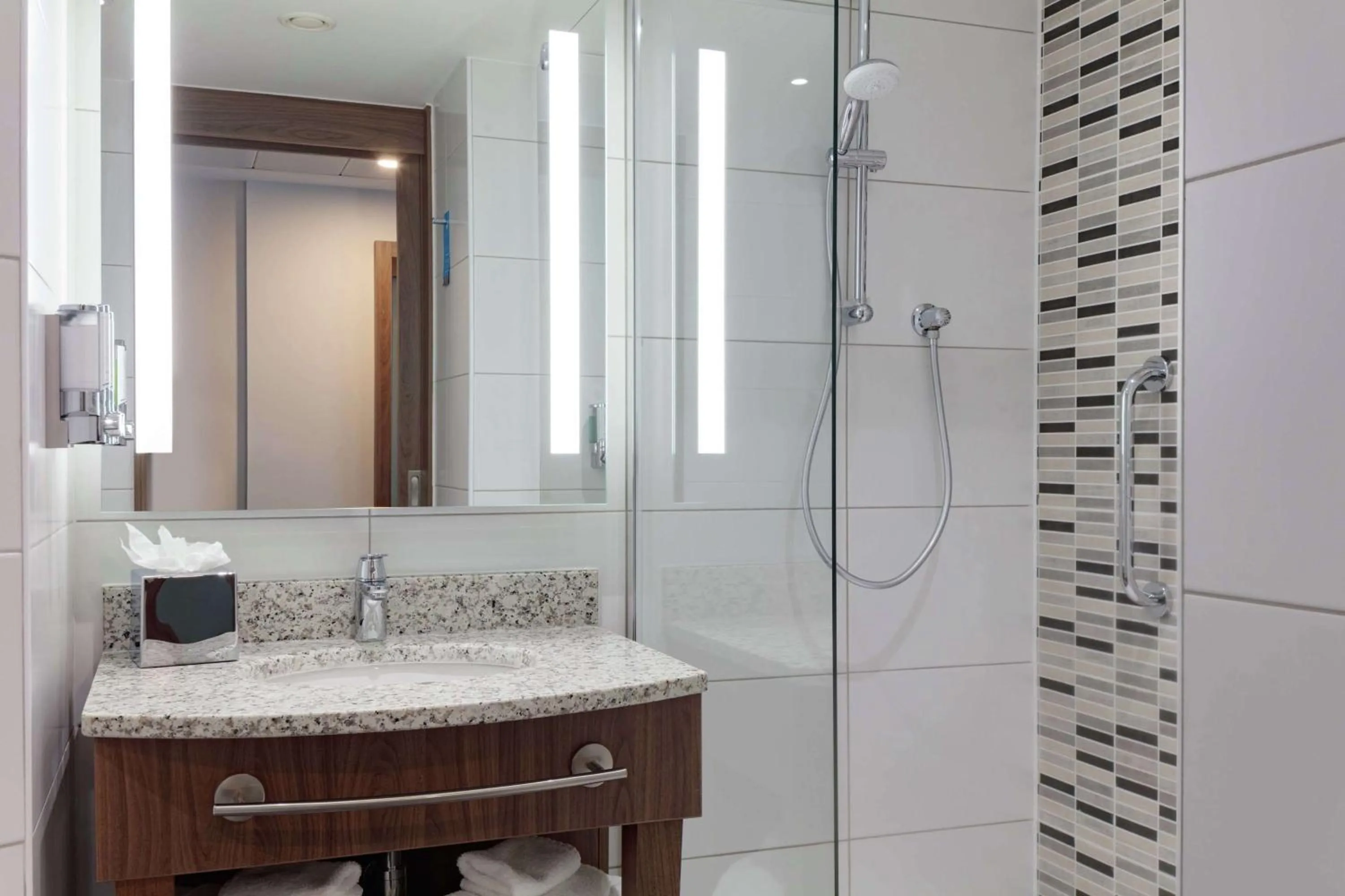 Bathroom in Hampton By Hilton Edinburgh Airport