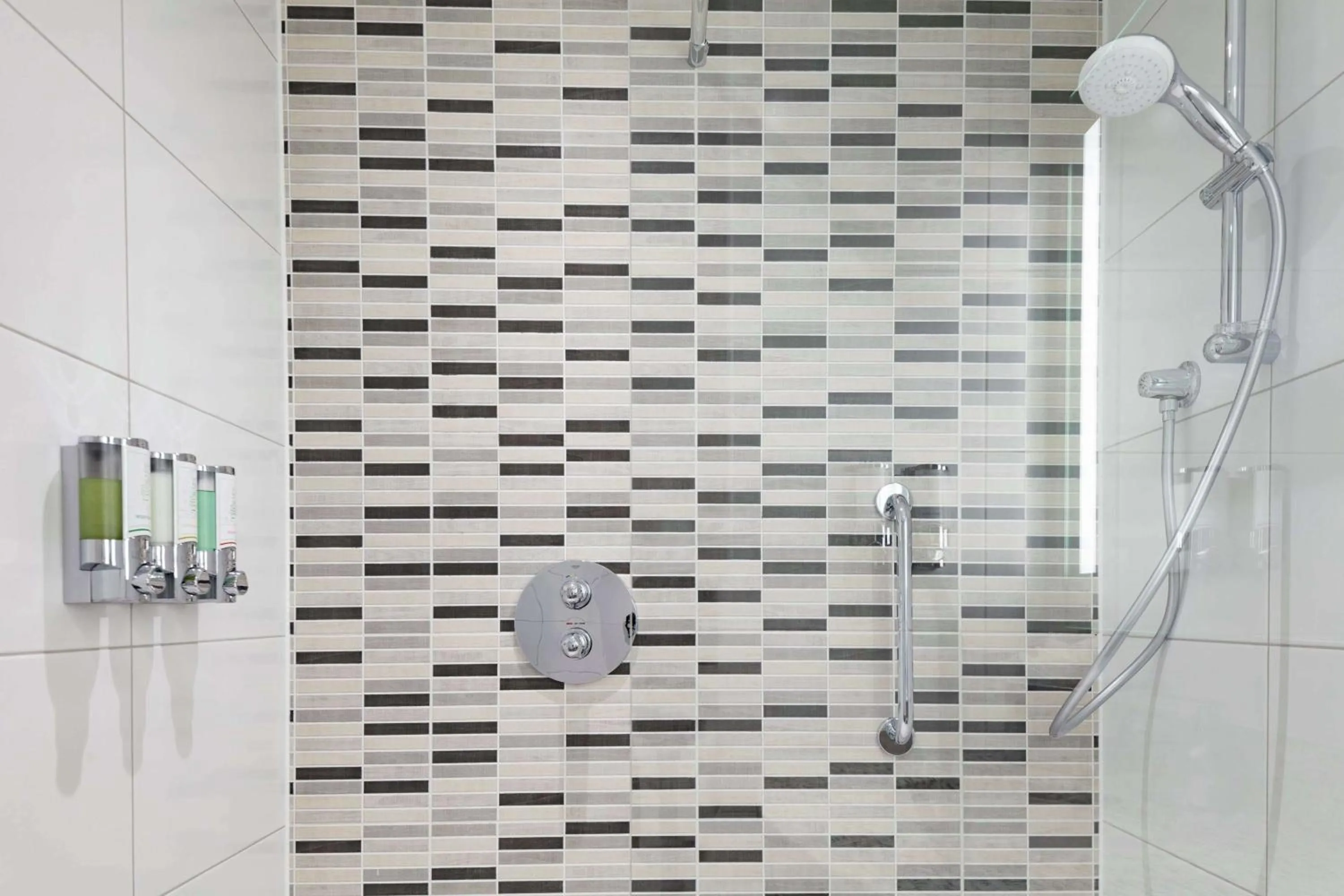 Bathroom in Hampton By Hilton Edinburgh Airport