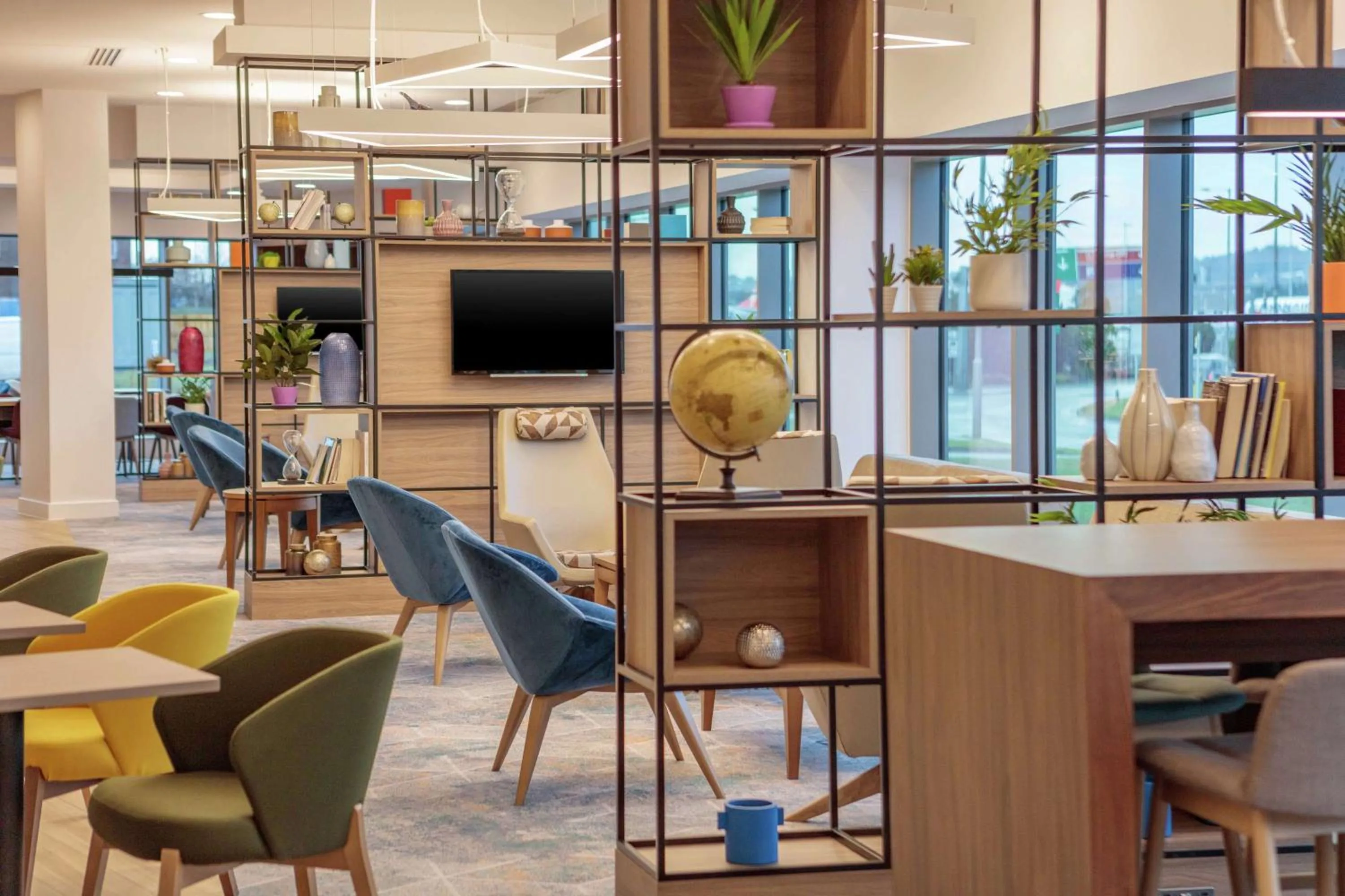 Lobby or reception in Hampton By Hilton Edinburgh Airport