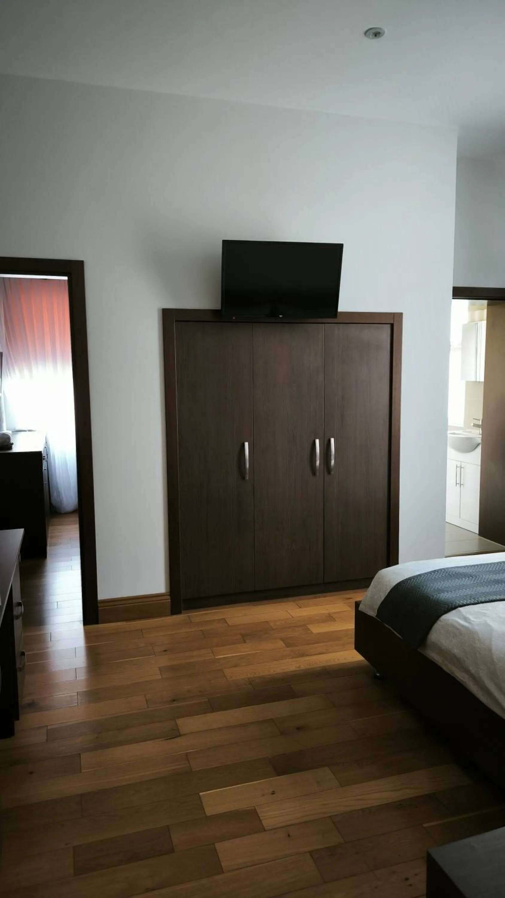 Bedroom, Bed in OYO The Kilburn Arms